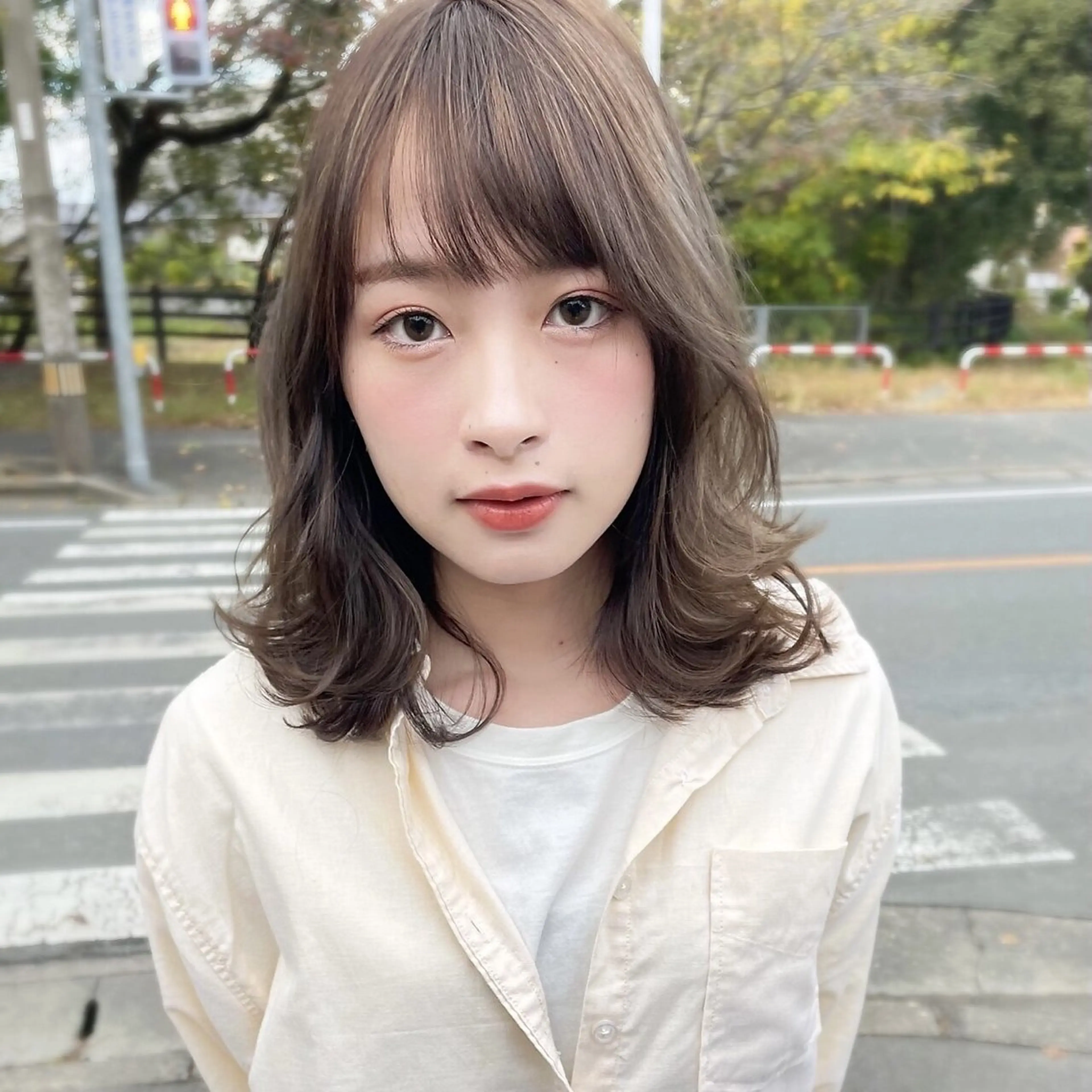 ミディアム ボブ 髪質改善 韓国風ヘア レイヤーカット 縮毛矯正 suii..hair designブリーチのヘアスタイル