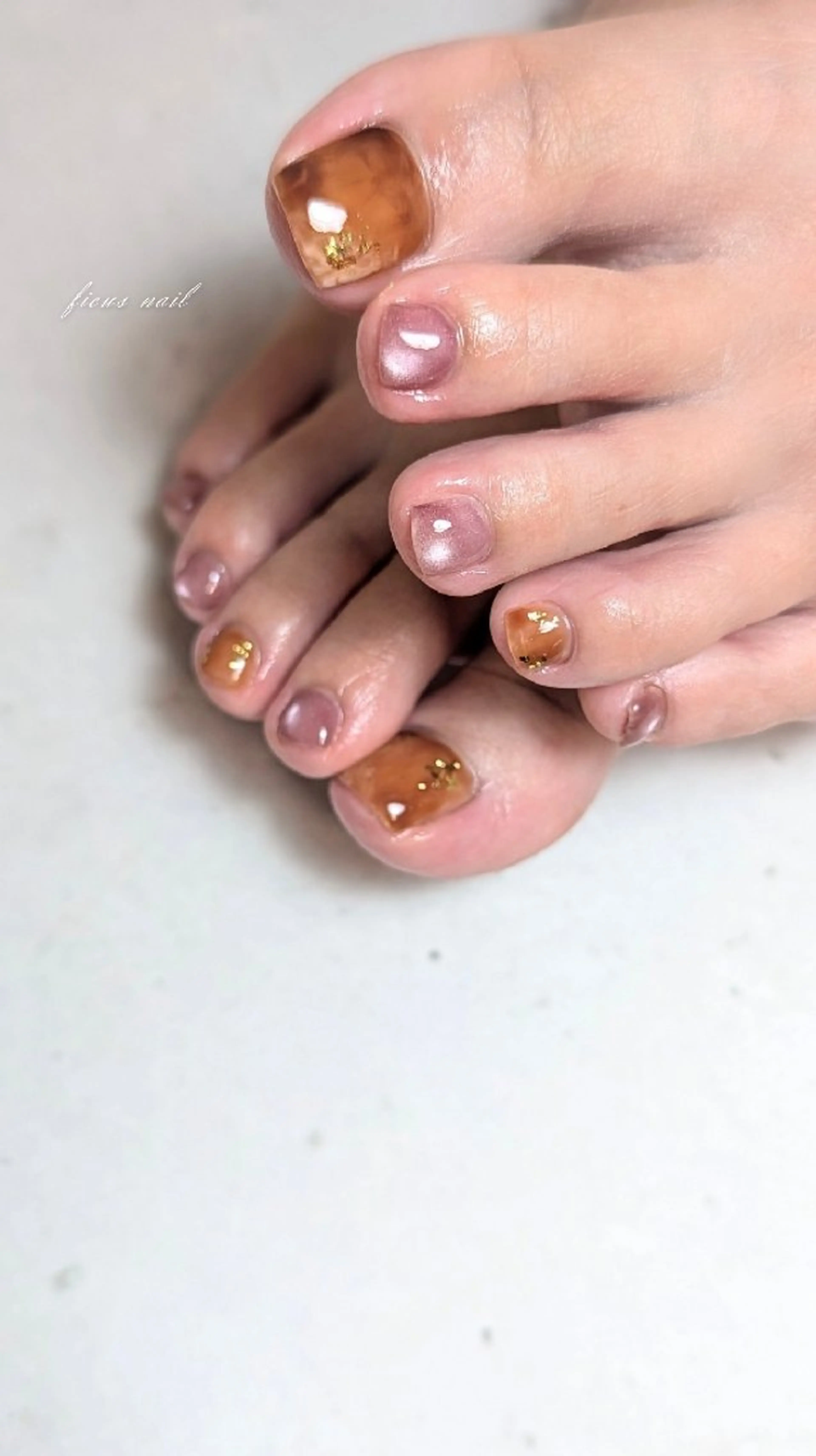 ネイル アートネイル べっ甲ネイル フットネイル マグネットネイル ピンク フットネイル ficus nailのネイルデザイン