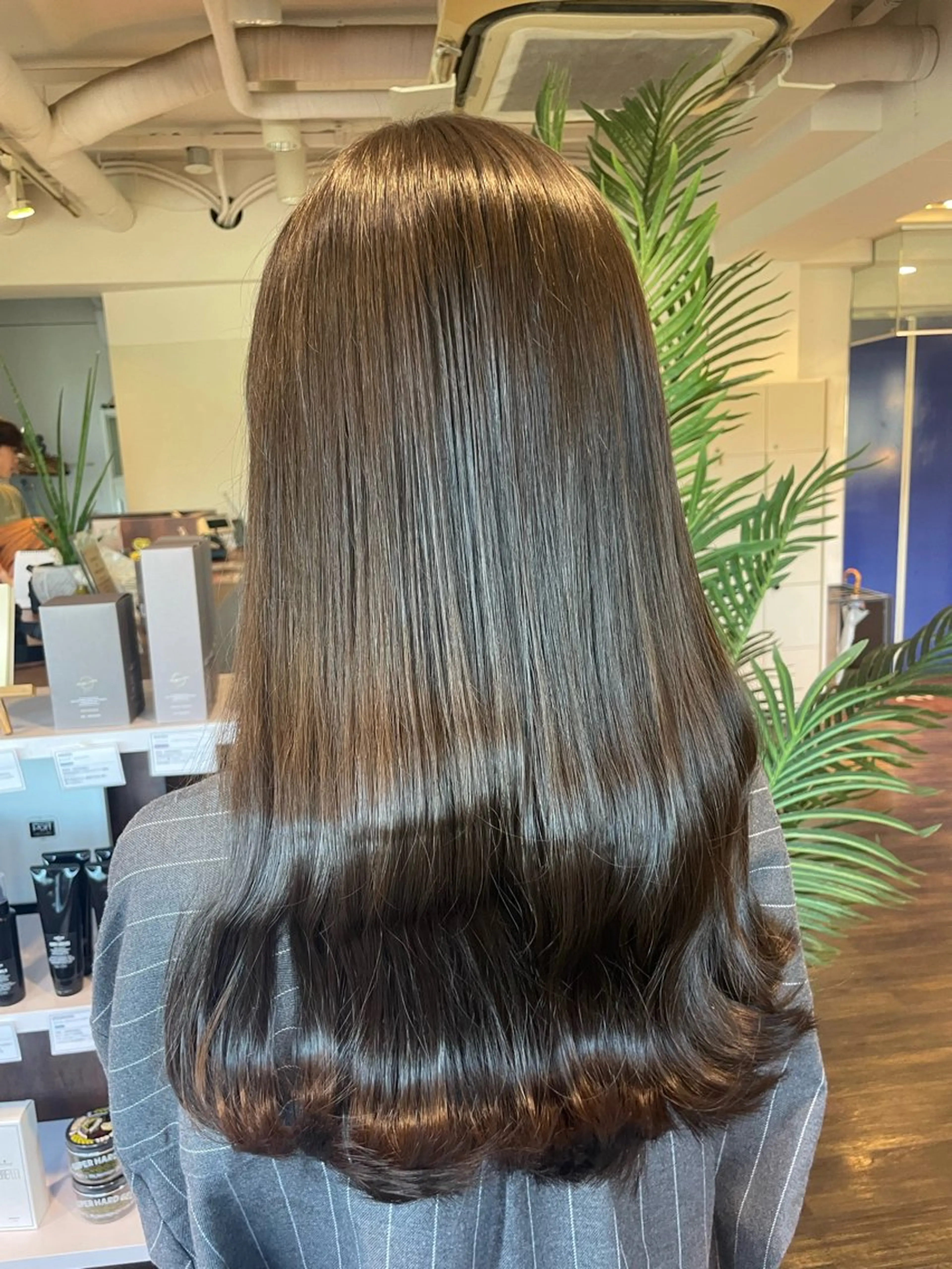 ロング カラー グレージュ オリーブグレージュ オリーブグレー カット ヘアカラー 佐藤 綾郁のヘアスタイル