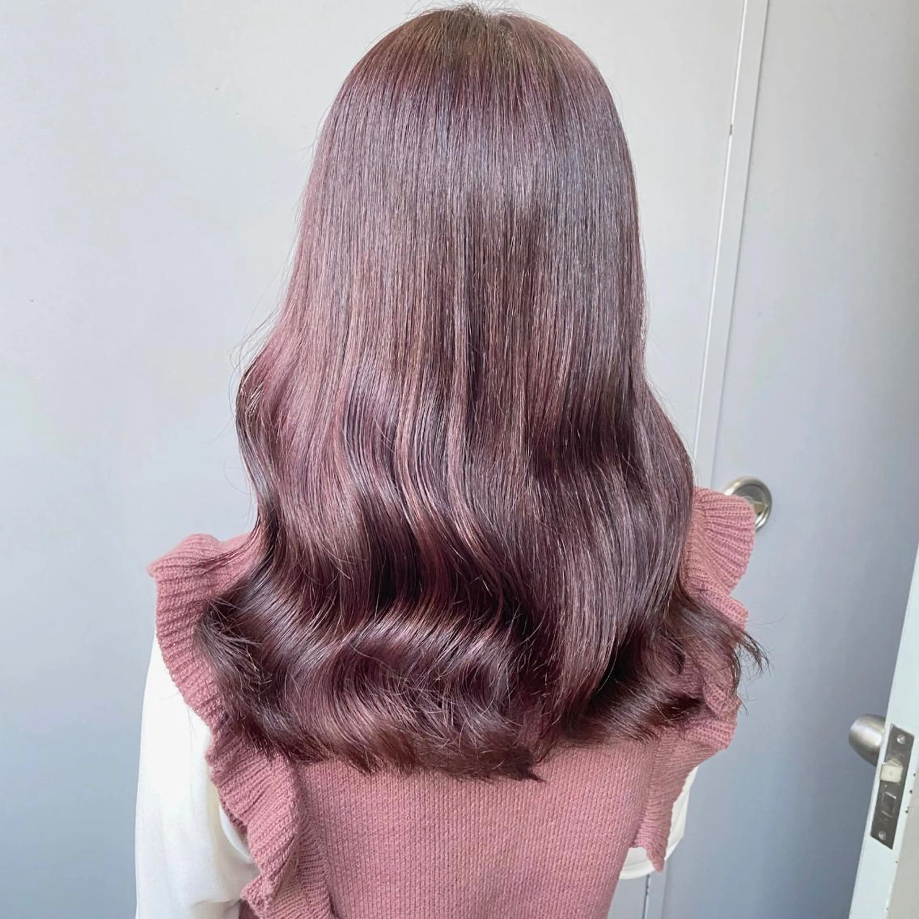 セミロング ❤︎ワンホンガーリー なハイトーンヘア❤︎のヘアスタイル