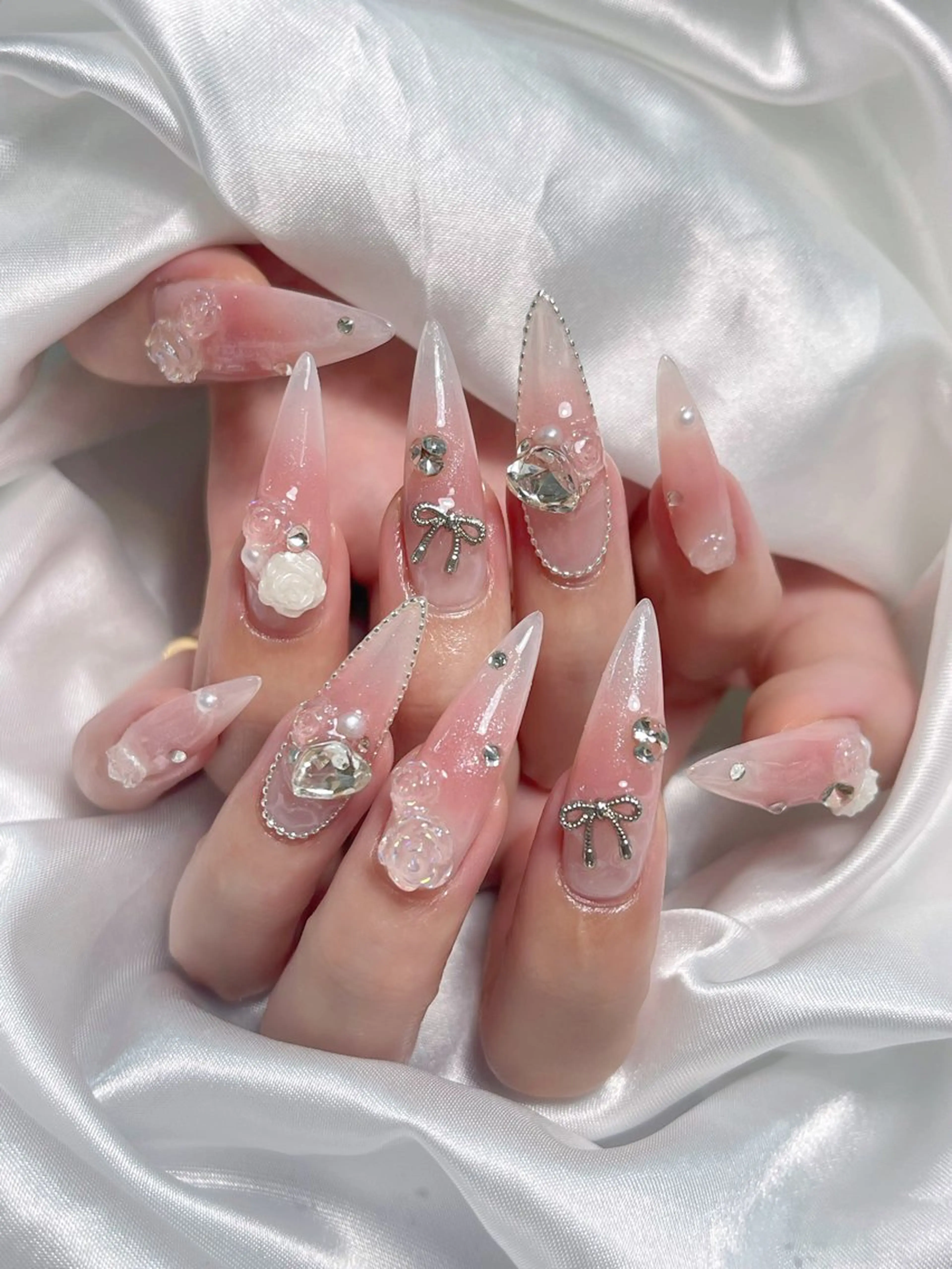 ネイル LEELA NAIL STUDIO所属・LEELA NAIL STUDIOのネイルデザイン