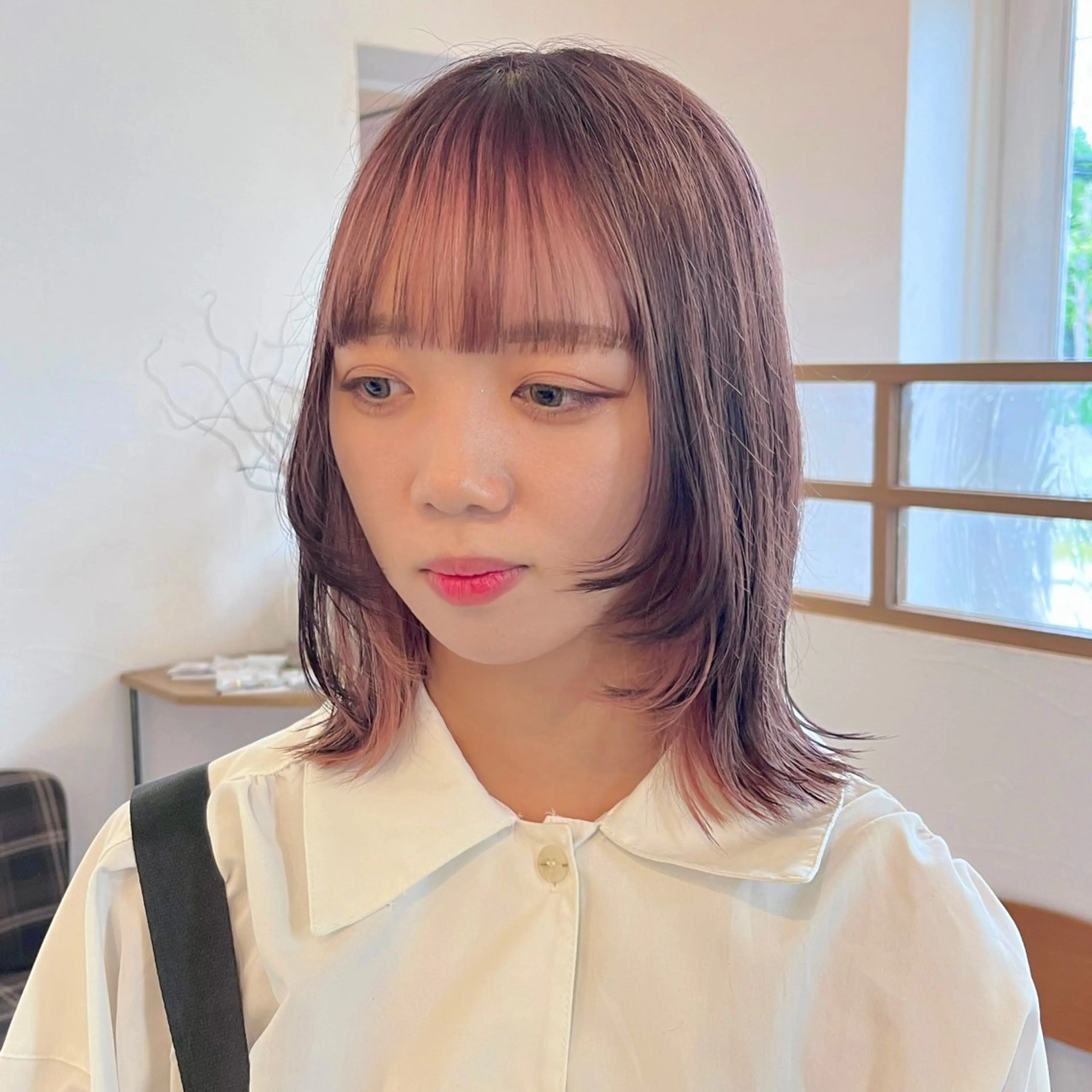 ミディアム カラー インナーカラー 顔まわりレイヤー レイヤーカット 伊藤ゆかり/髪質改善 /透明感カラーのヘアスタイル