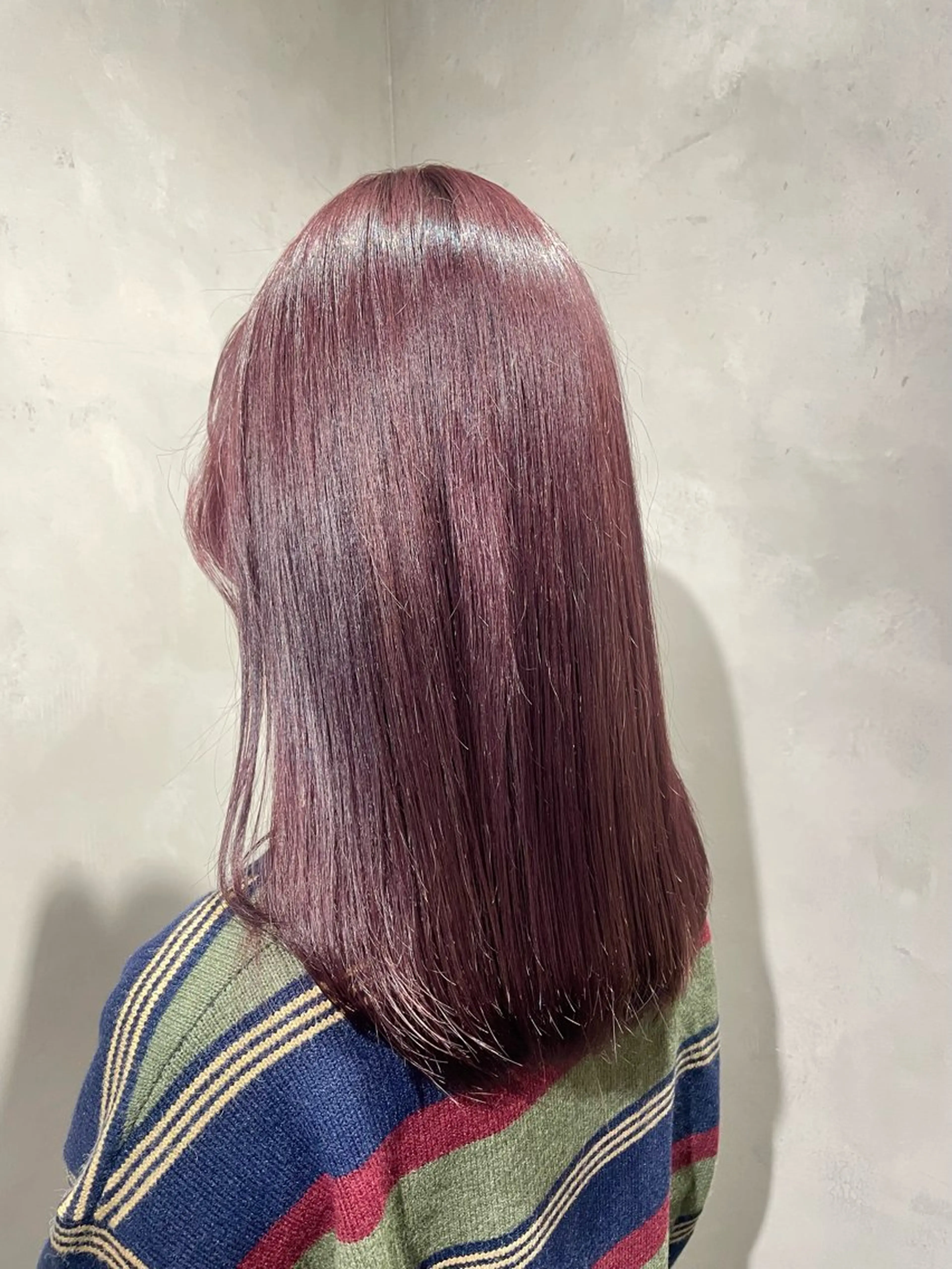 セミロング ヘアカラー EIGHT　最所 瑞稀のヘアスタイル