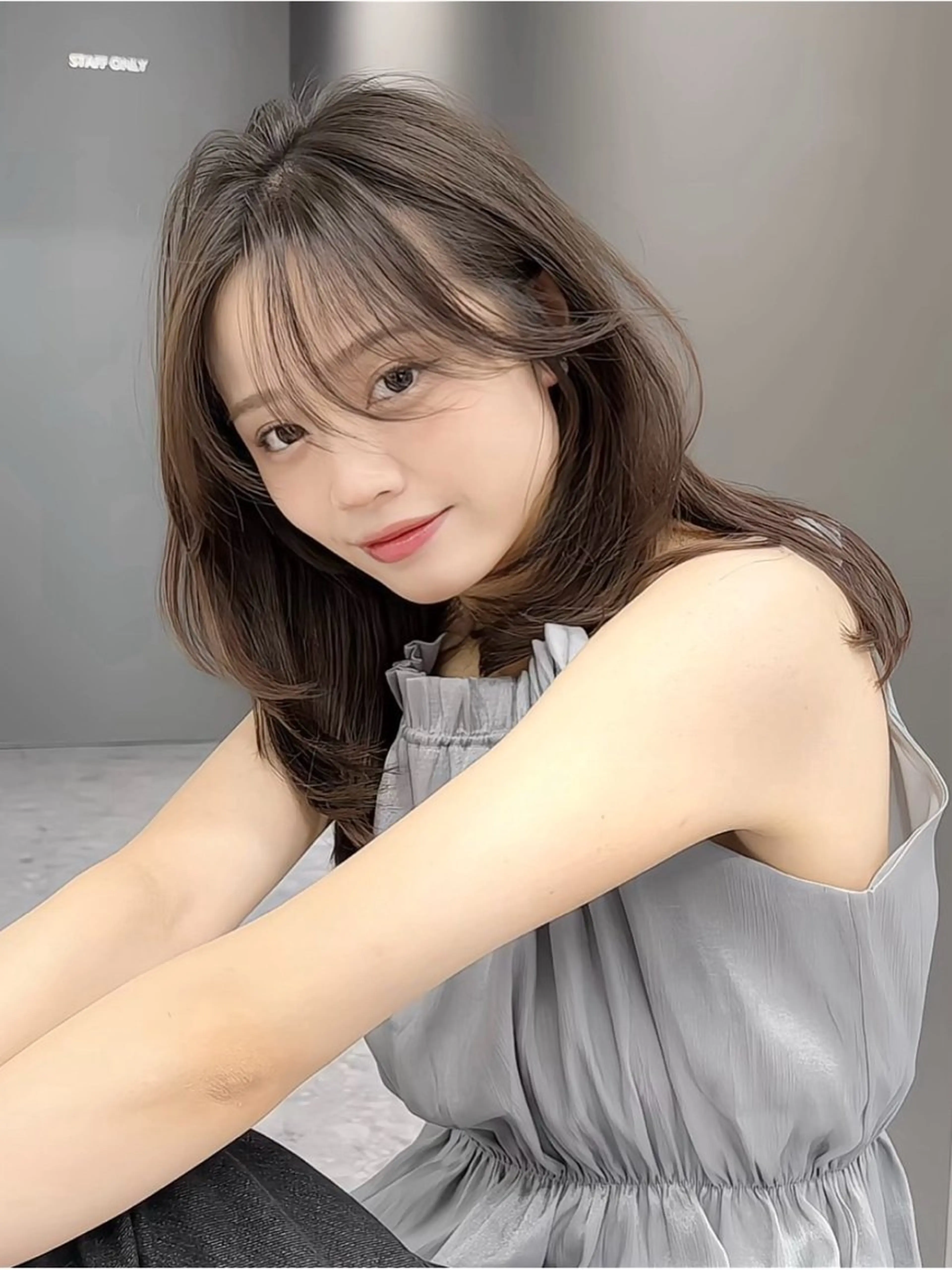 ミディアム ミディアムレイヤー レイヤーカット ブリーチなしヘーゼル 🤎透明感カラー 唯のヘアスタイル