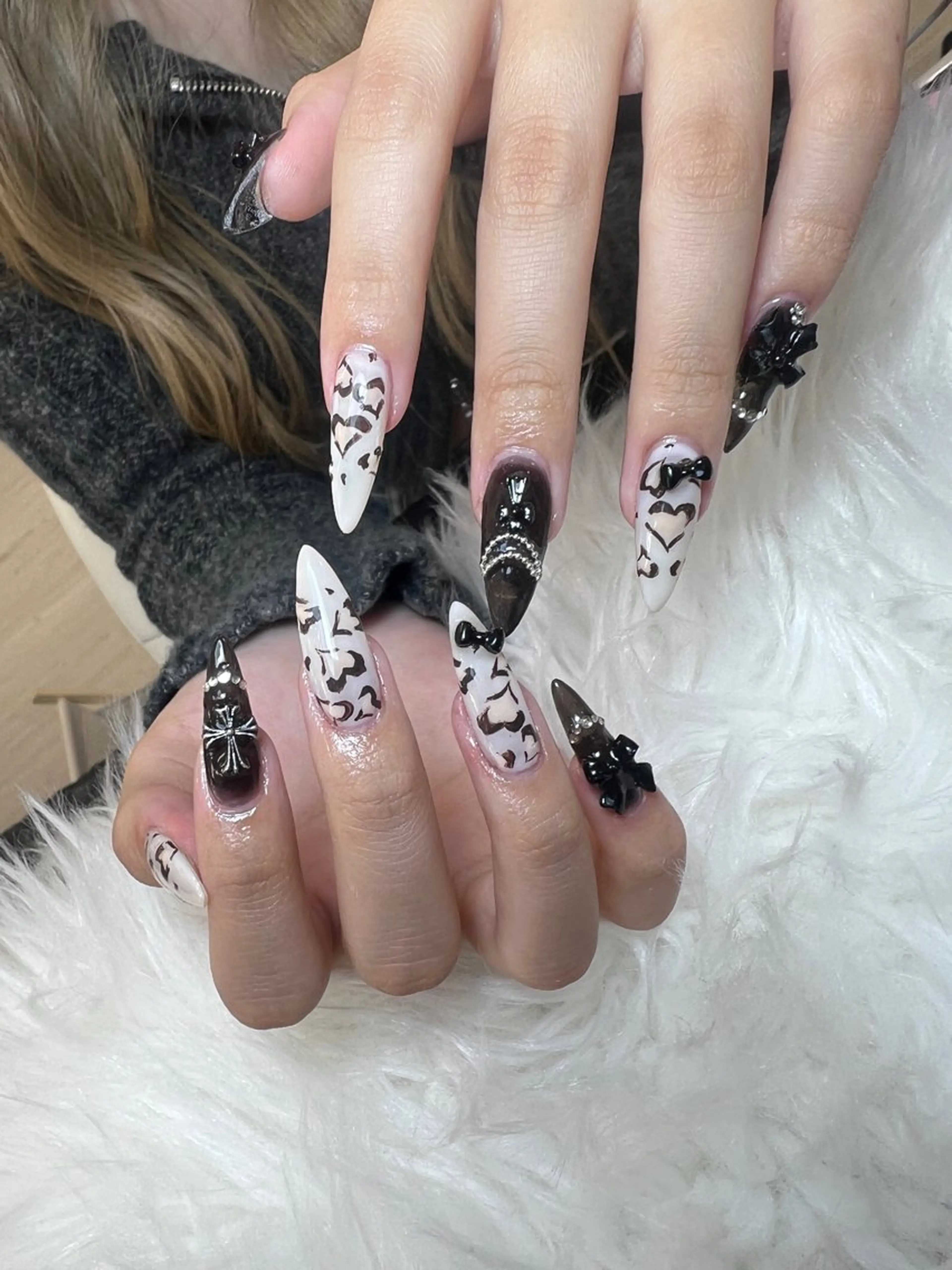 ネイル アートネイル オーロラネイル チークネイル 長さ出し フットネイル Noiranail_ studio川越西口のネイルデザイン