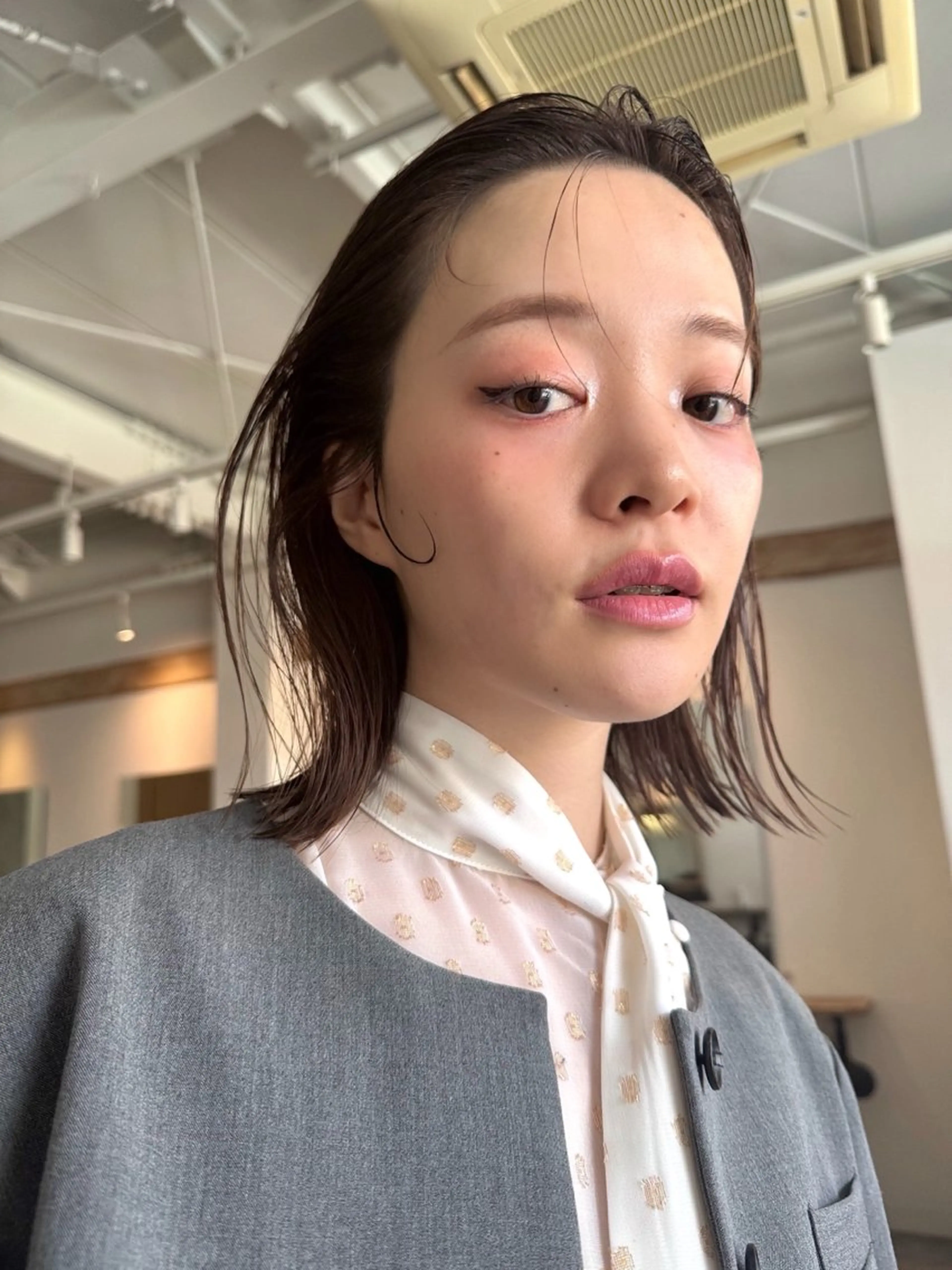 ミディアム カラー ヘアアレンジ カット ヘアカラー トリートメント 丸山渉/パーマ エフェクトブリーチのヘアスタイル