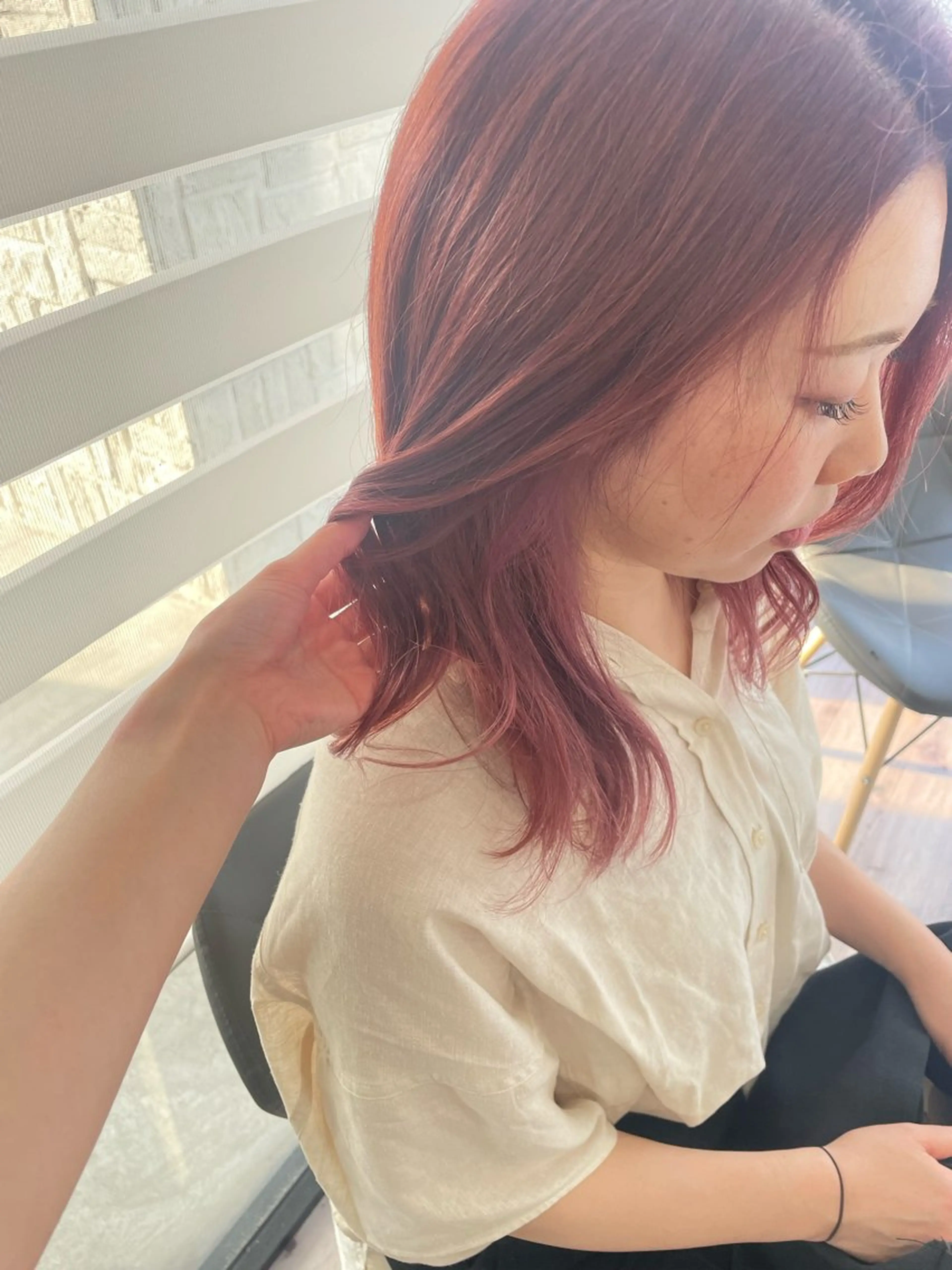 セミロング カラー ピンクカラー 德本 奈名美のヘアスタイル