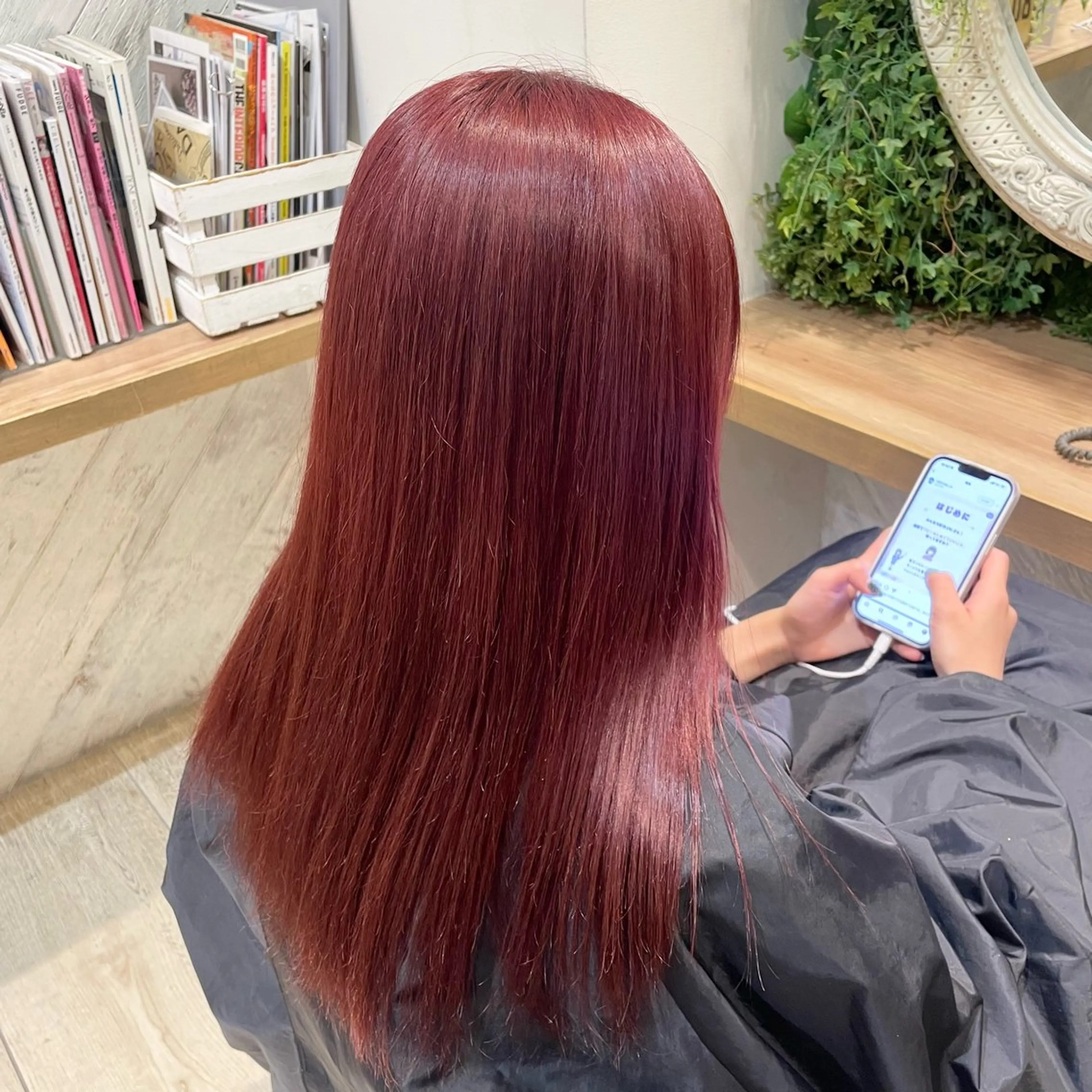 ミディアム カラー ブリーチ カシス レッドカラー ヘアカラー 横浜パーマ🌐 暖色カラー🍒もえかのヘアスタイル
