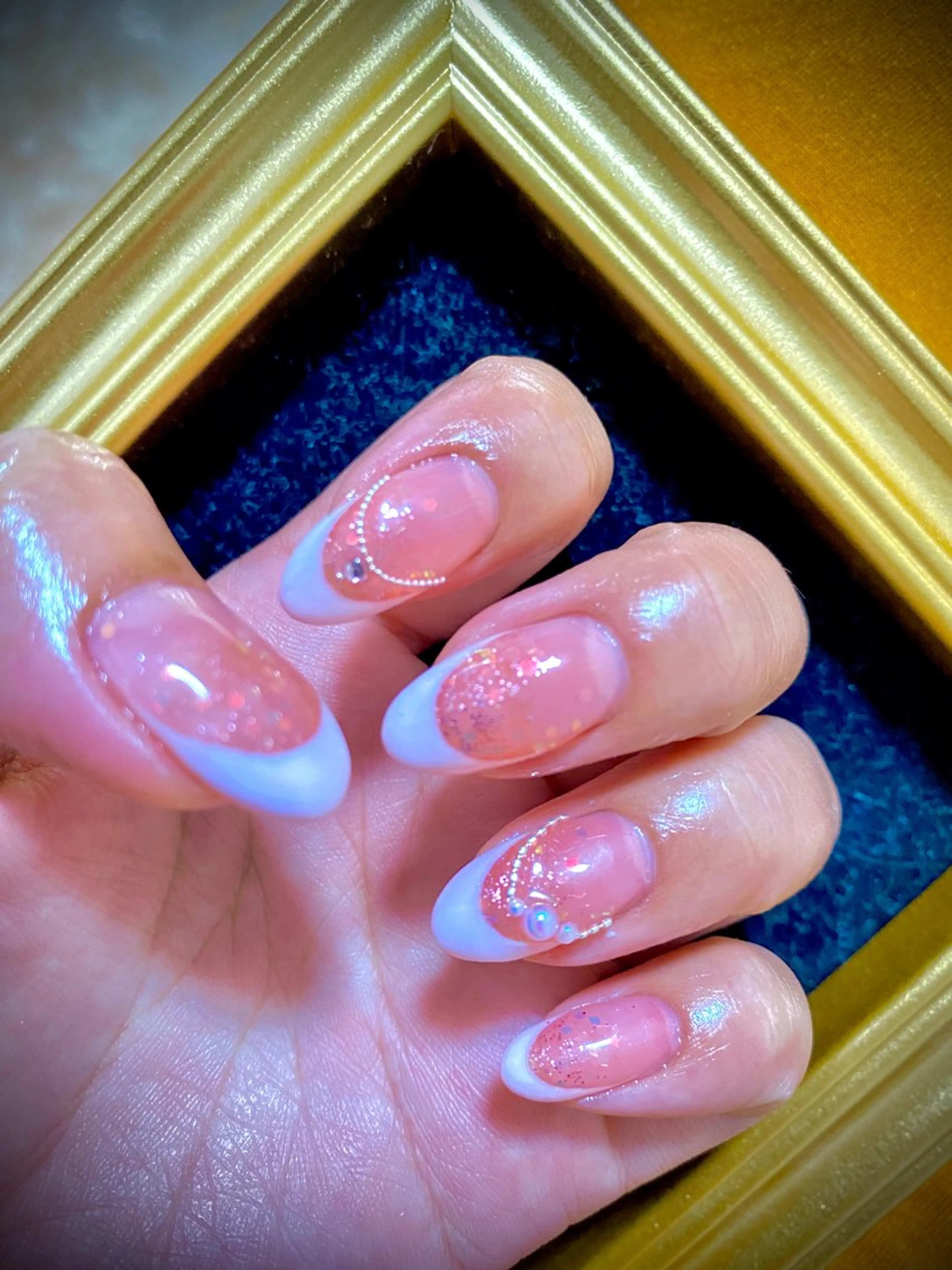 ネイル フレンチネイル グラデーション ラメ(グリッター) ラメグラデーション ハンドネイル HandS ネイル 自宅サロンのネイルデザイン