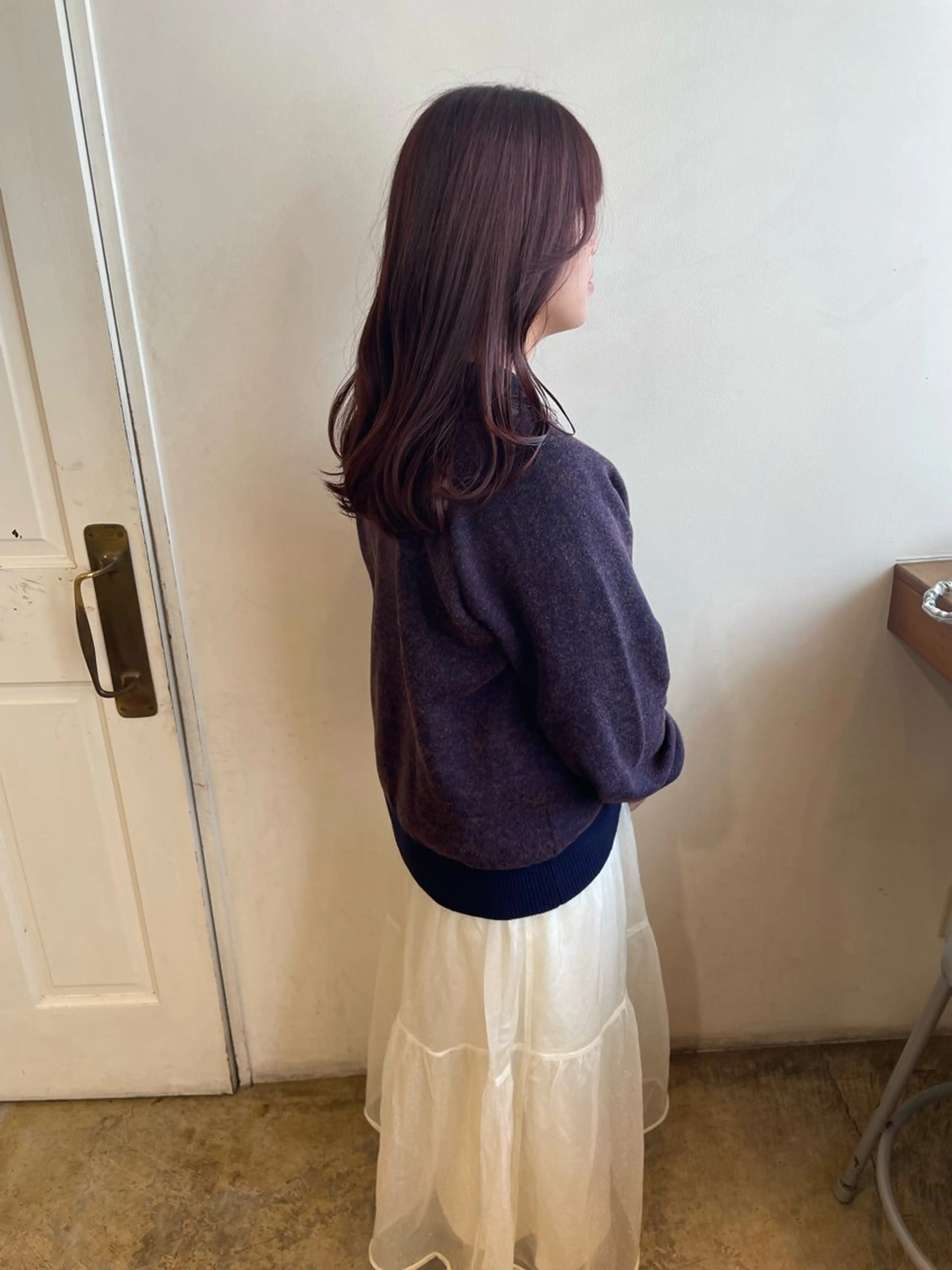 セミロング カラー レッドカラー MIOベージュカラー 柔らかいカラーのヘアスタイル