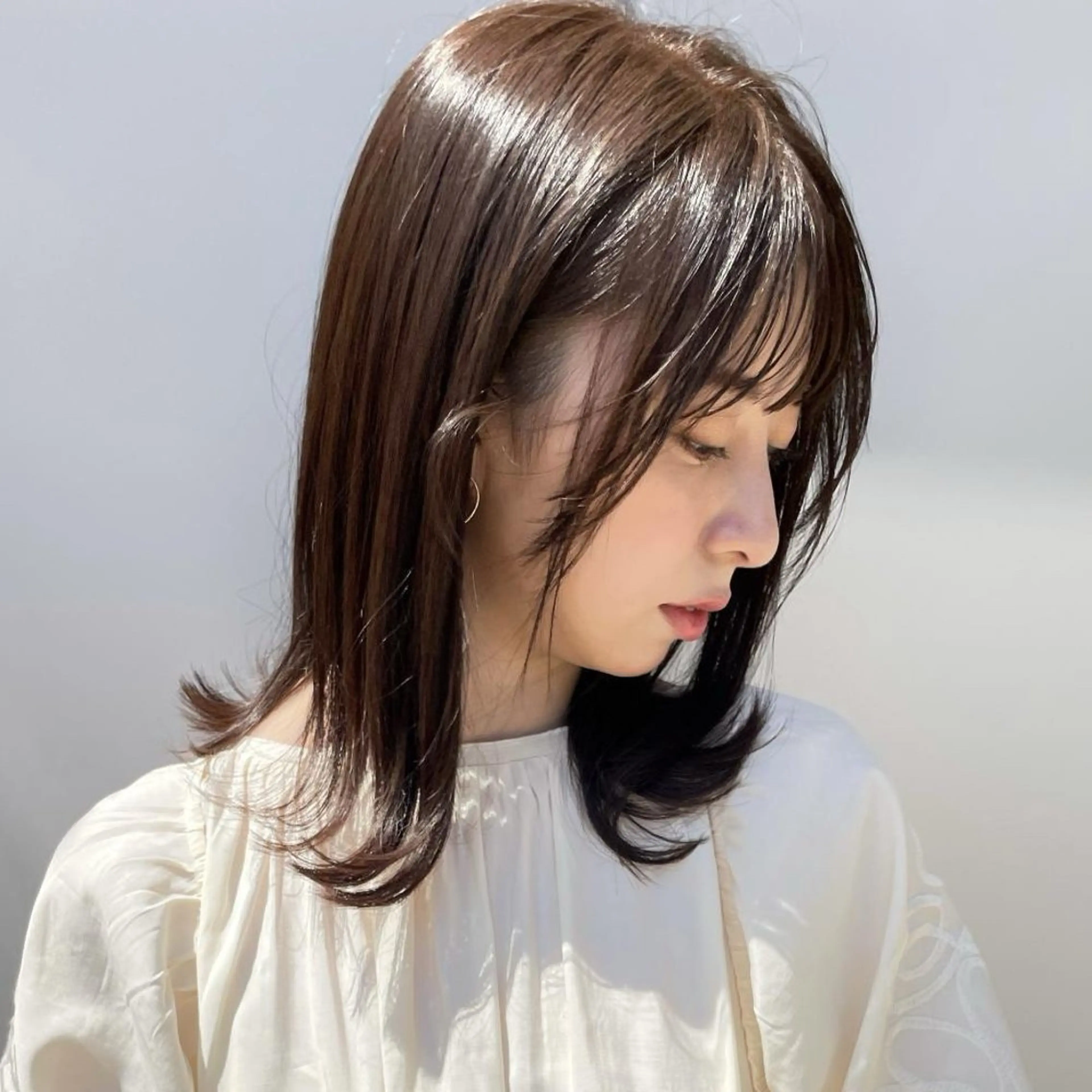 ミディアム ボブ 外ハネヘア カット ヘアカラー トリートメント hoNua. 栄/透明感カラーのヘアスタイル