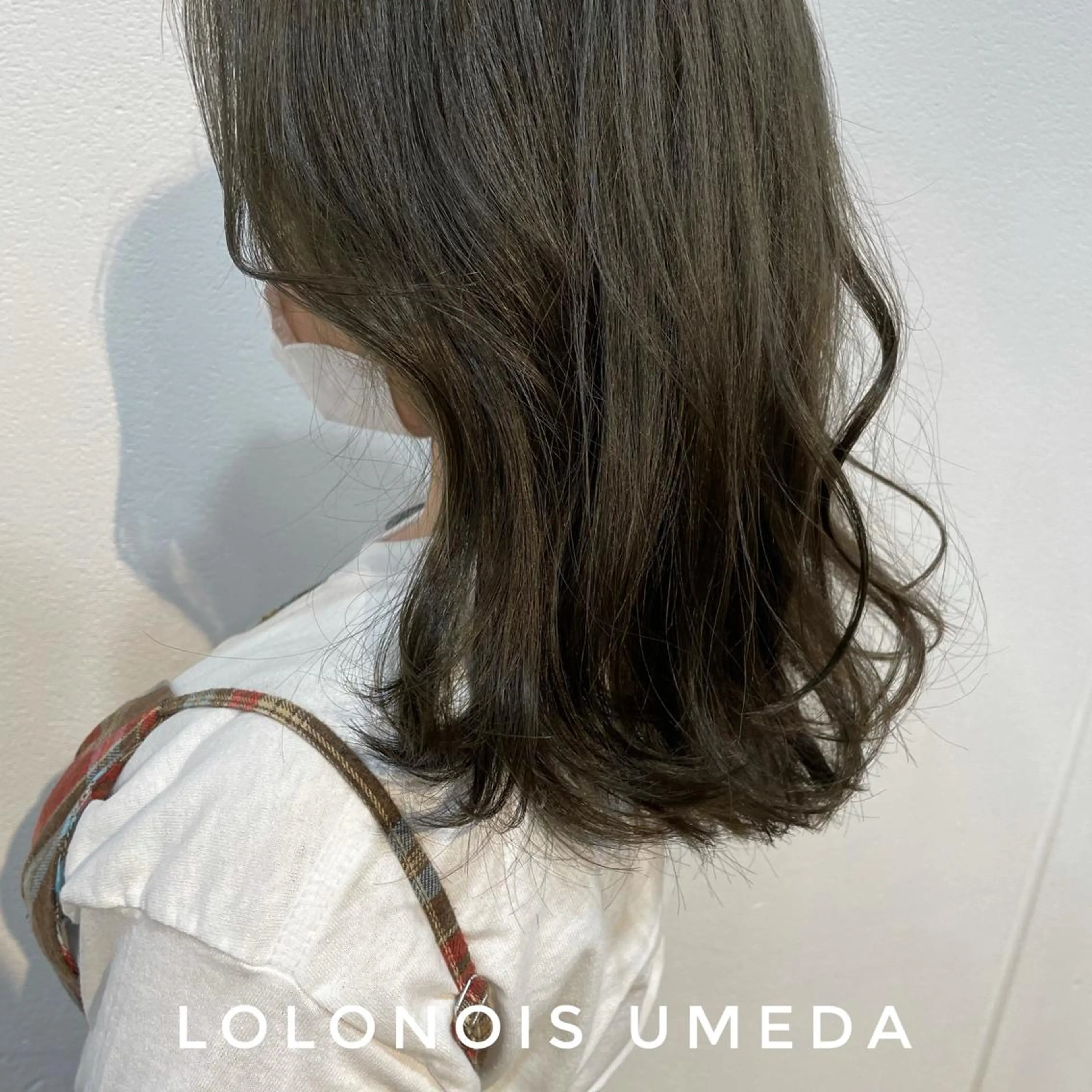 ミディアム カラー グレージュ オリーブグレージュ オリーブグレー Lolonois梅田 /Okazaki:)のヘアスタイル
