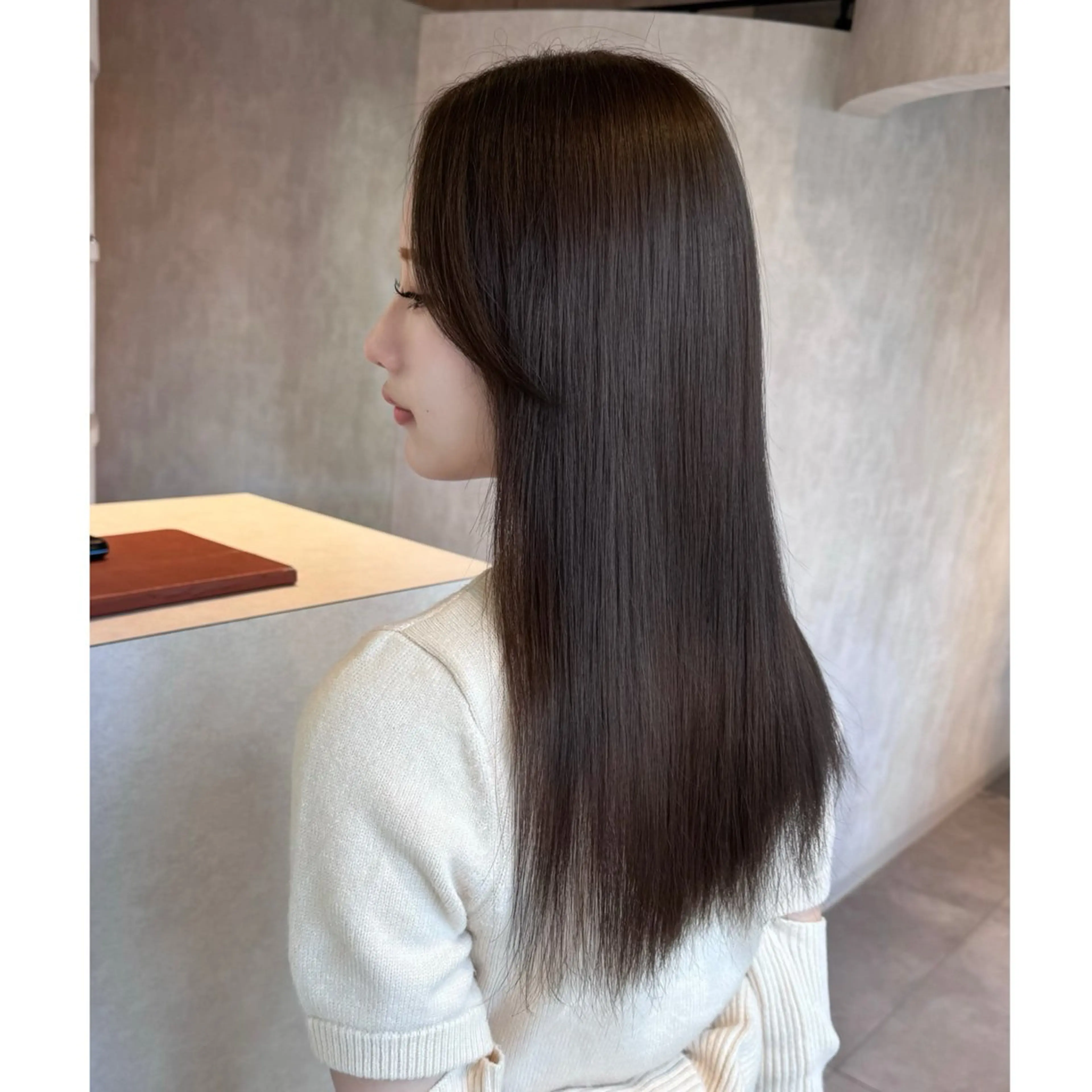 セミロング カラー ブリーチ ヘアカラー トリートメント LOTTA CUCCI所属・miyu /トレンド カラー×艶髪のヘアスタイル