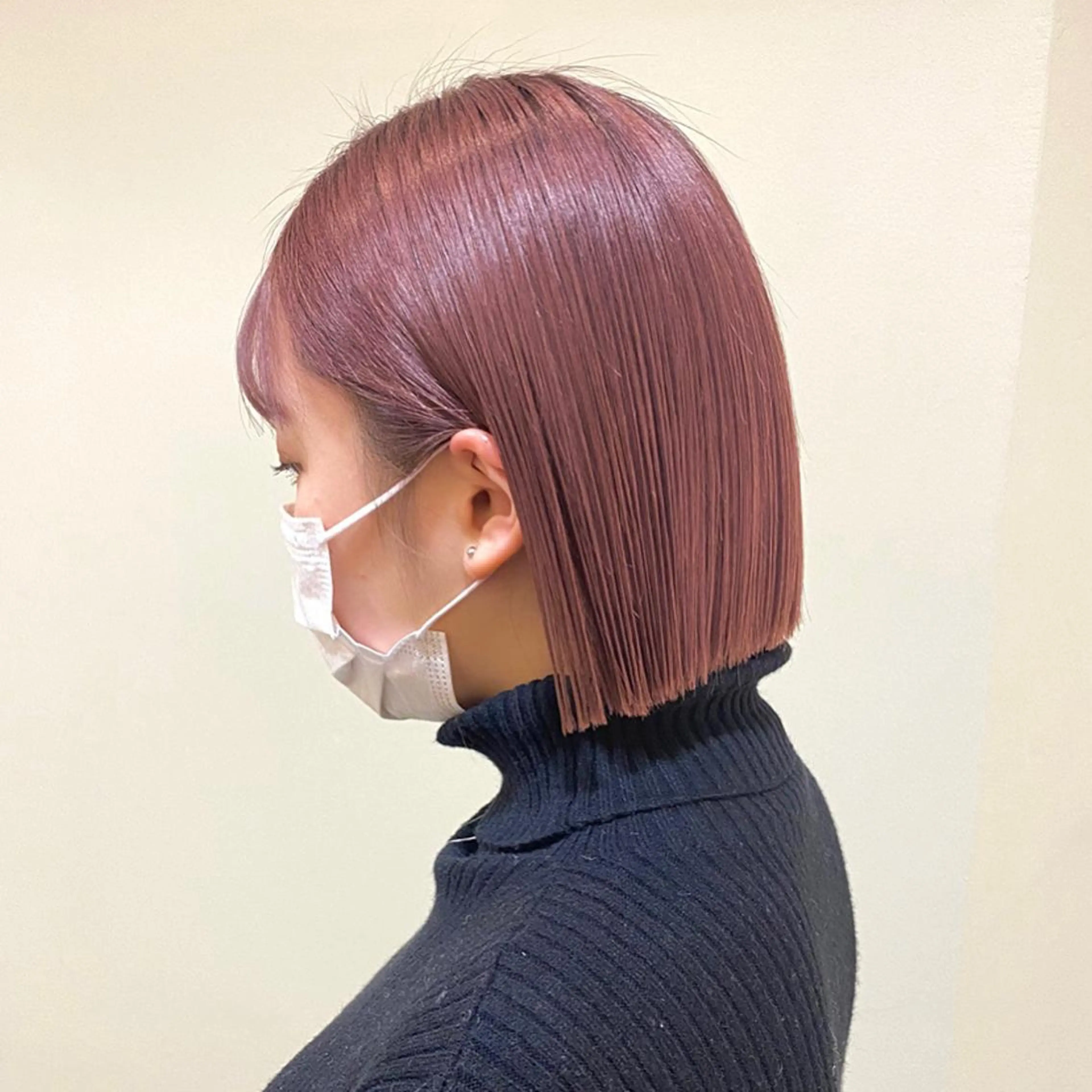 ショート ANNA /艶髪/ハイトーンのヘアスタイル