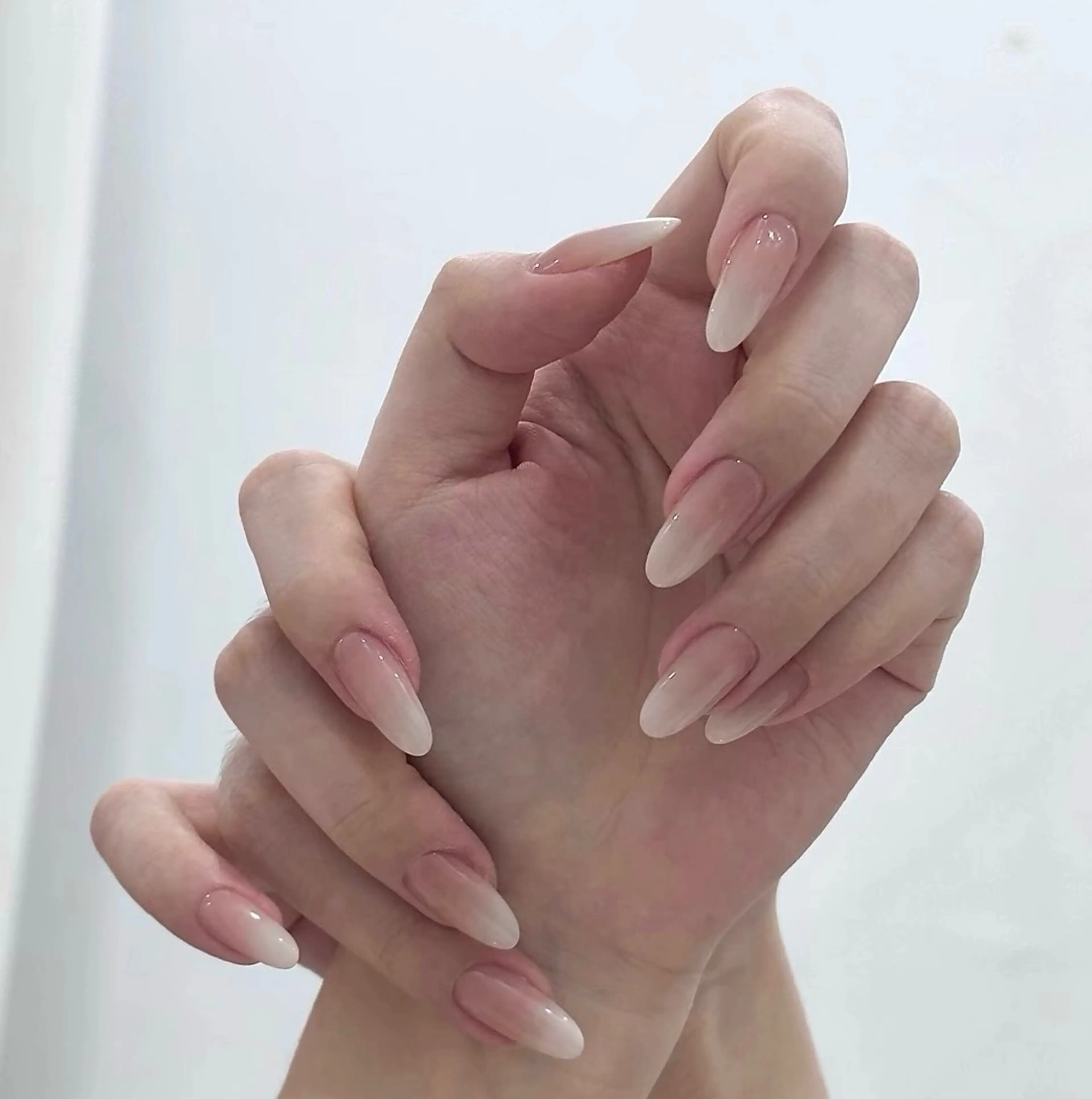 ネイル チークネイル 長さ出し フラワーネイル フレンチネイル ガーリー sun nail池袋 モデル募集のネイルデザイン