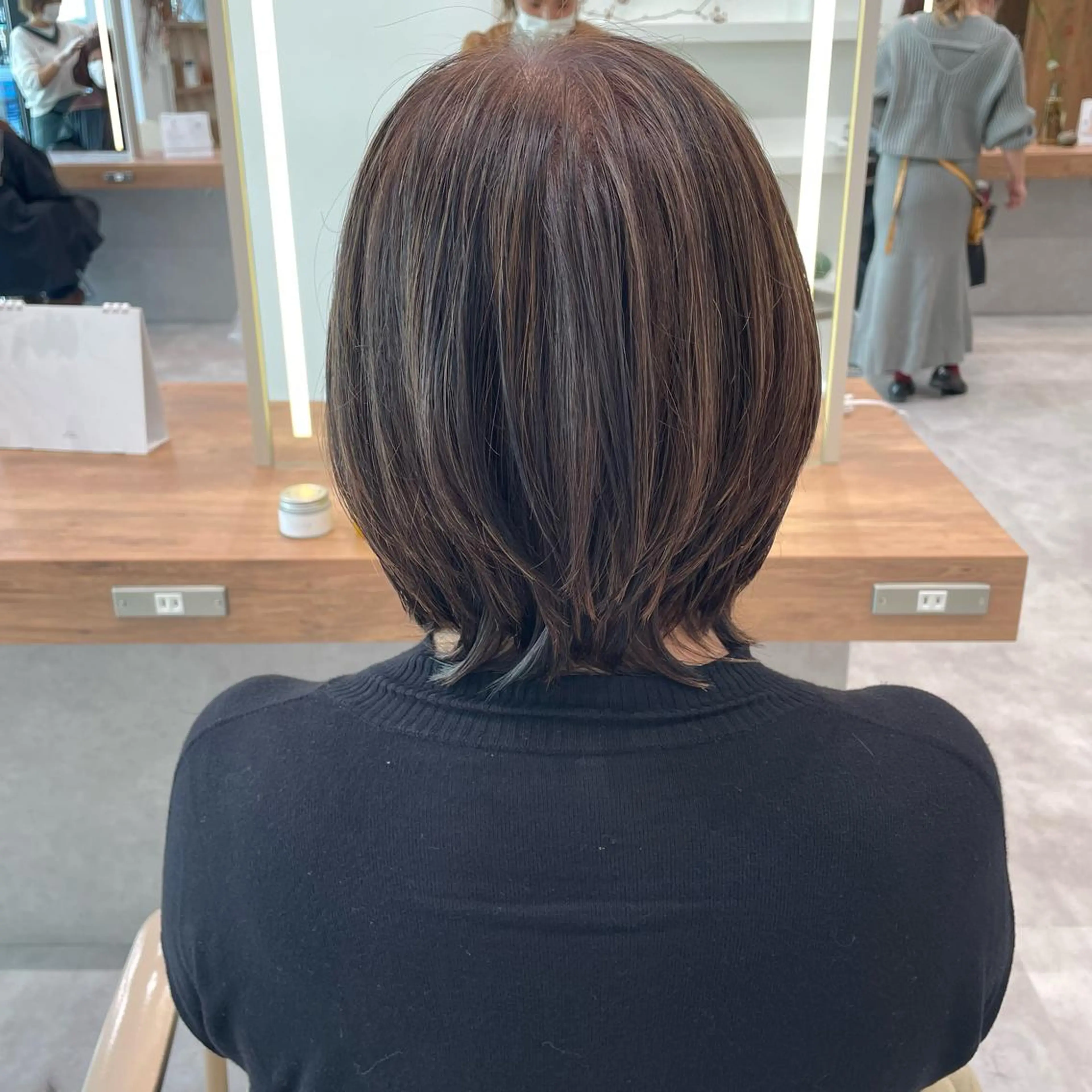 ショート カラー ハイライトカラー ハイライト 井上 佳奈のヘアスタイル