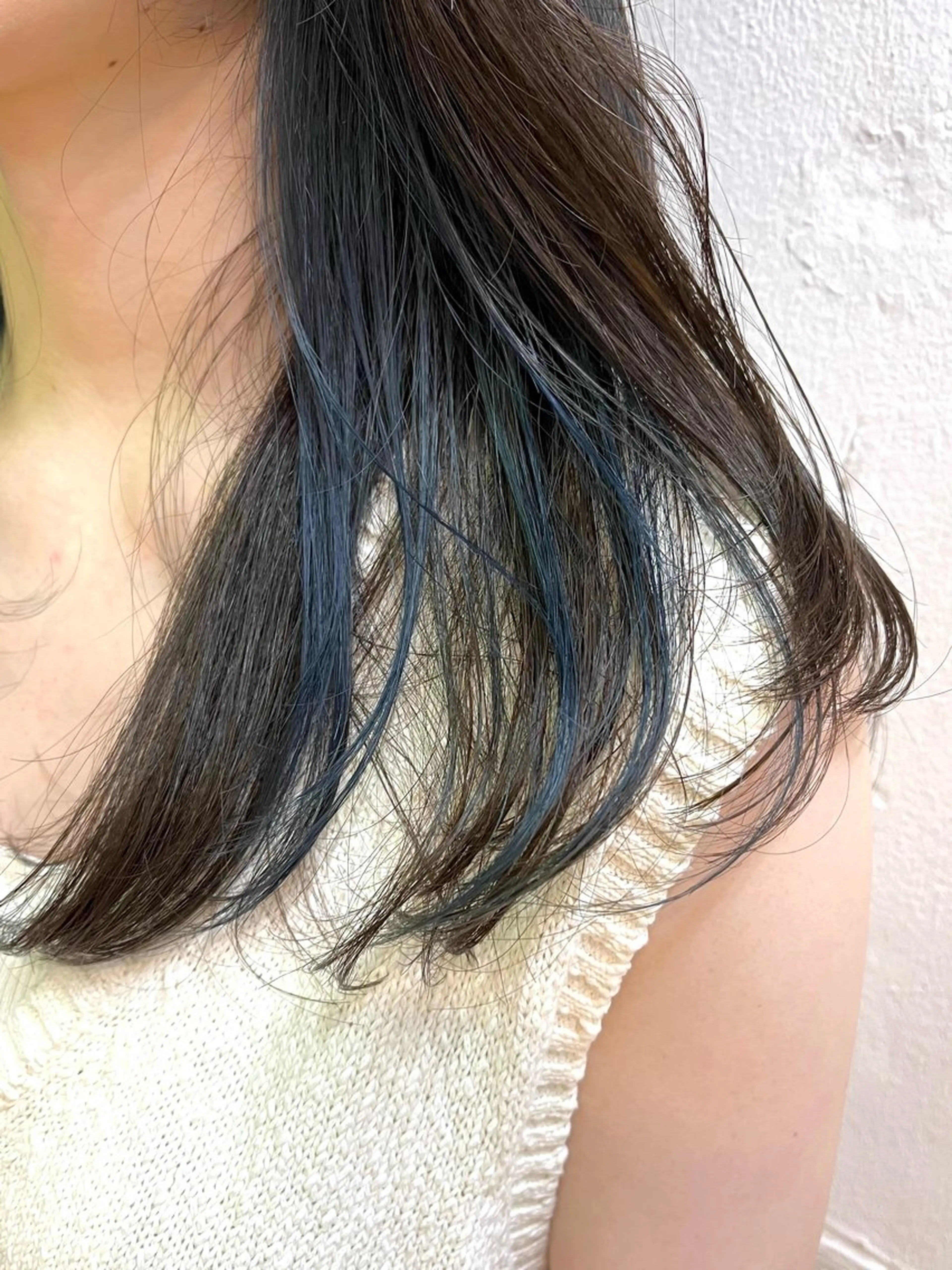 セミロング カラー ブリーチ ブルーカラー イヤリングカラー カット ヘアカラー トリートメント ボブ・レイヤー/ ベージュカラーのヘアスタイル