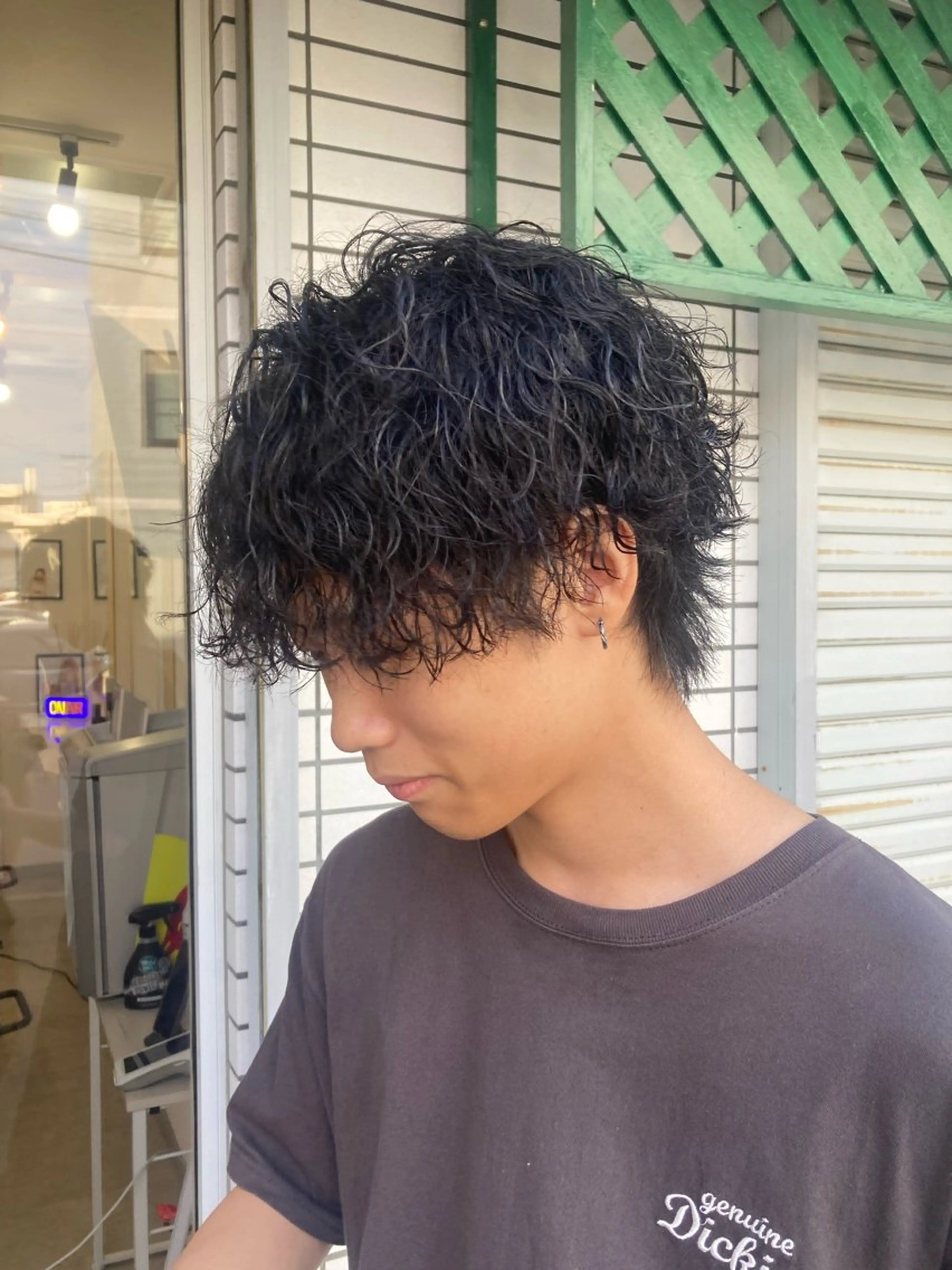 ミディアム パーマ メンズ ミディアムパーマ メンズパーマ 波巻きパーマ 深堀 勇弥のヘアスタイル