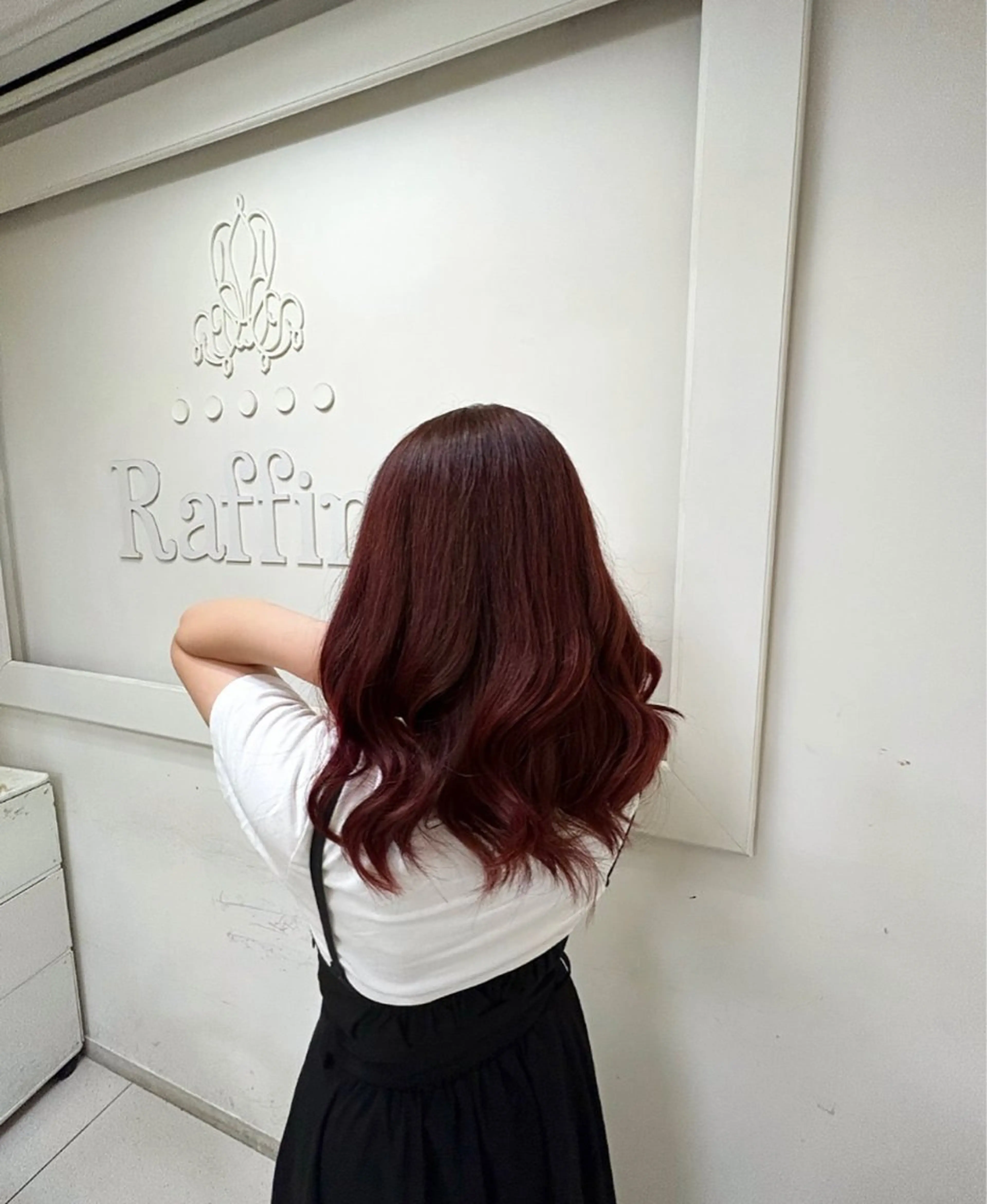 ミディアム カラー ブリーチ ブリーチなしカラー レッドカラー 山端 梨音のヘアスタイル