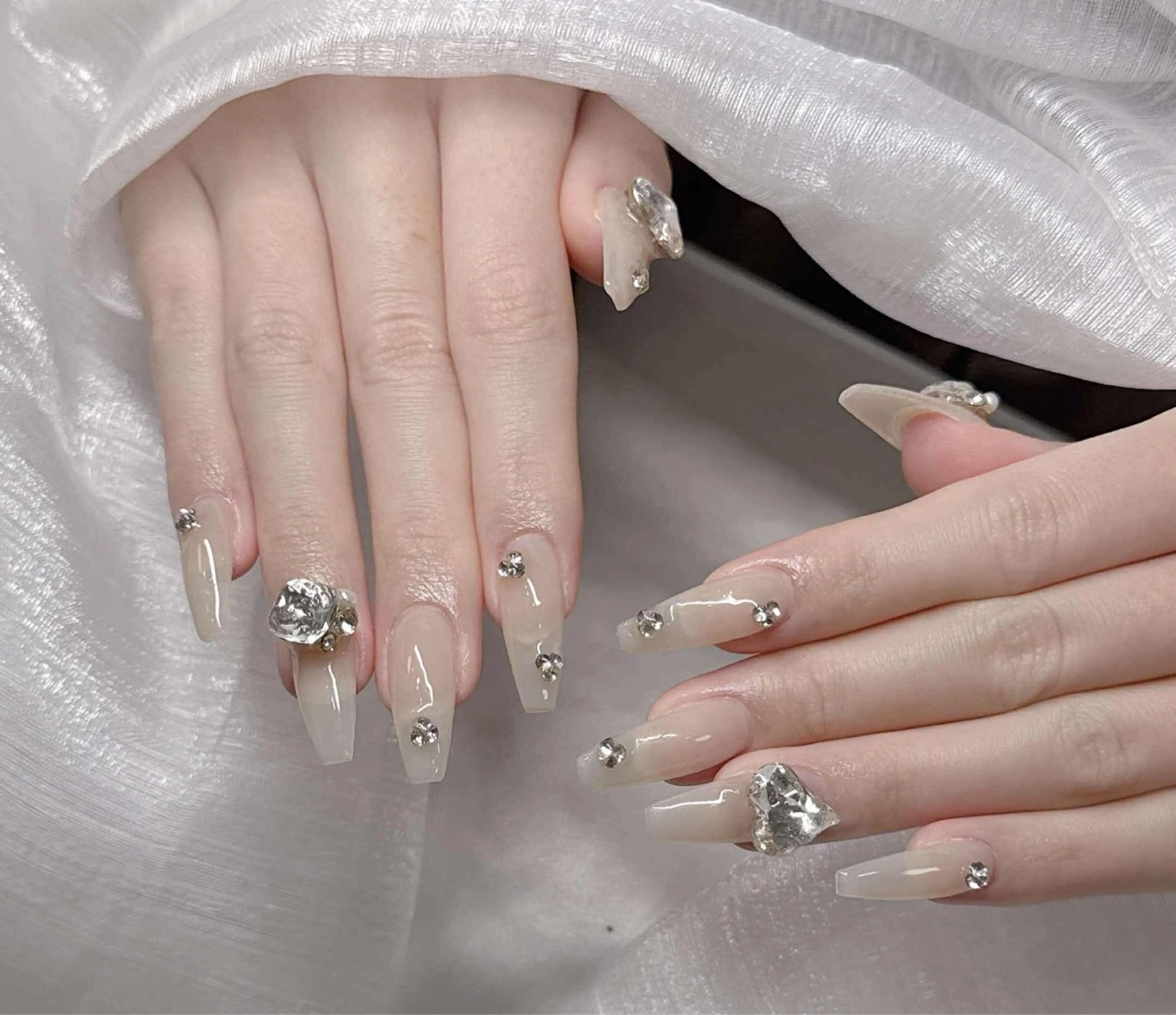ネイル 長さ出し グラデーション 卒業式 キラキラネイル マグネットネイル ハンドネイル Lee Nailsのネイルデザイン