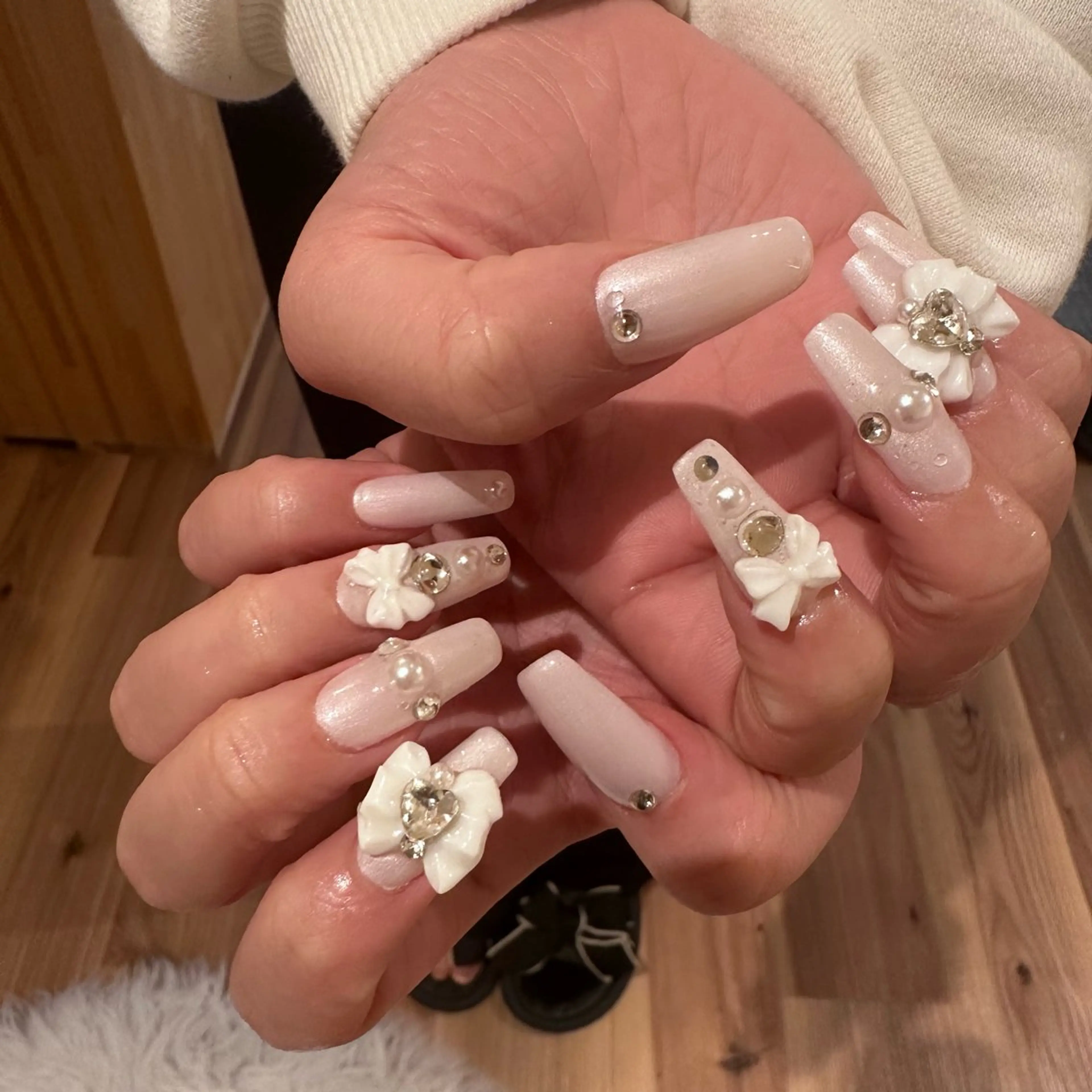 ネイル キラキラネイル 冬ネイル クリスマス ハンドネイル Vanilla Nail Salonのネイルデザイン