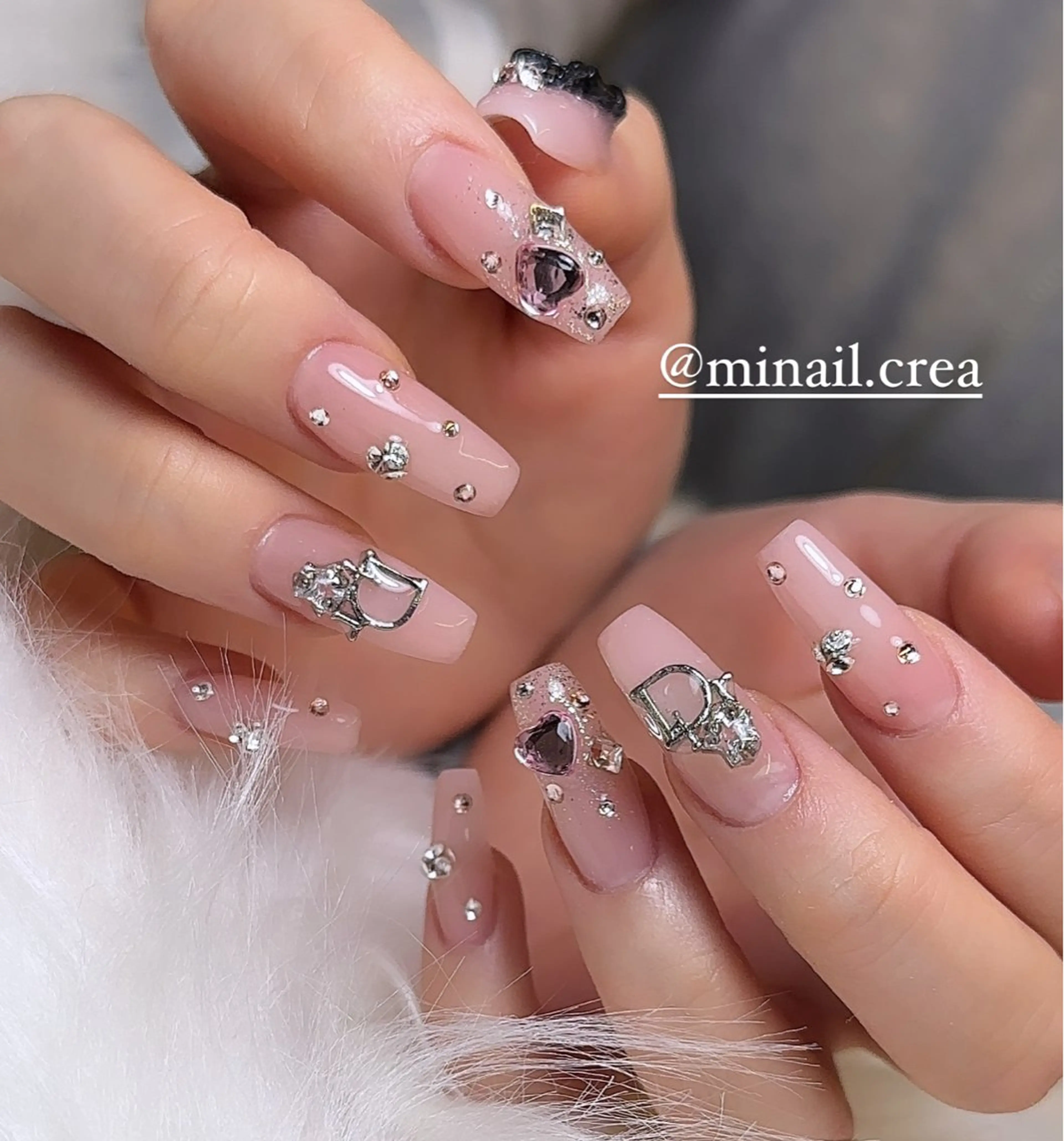 ネイル キラキラネイル ラメ(グリッター) ラメグラデーション ロングネイル ピンク ハンドネイル CRéA　-private nailsalon-所属・CReA nailのネイルデザイン