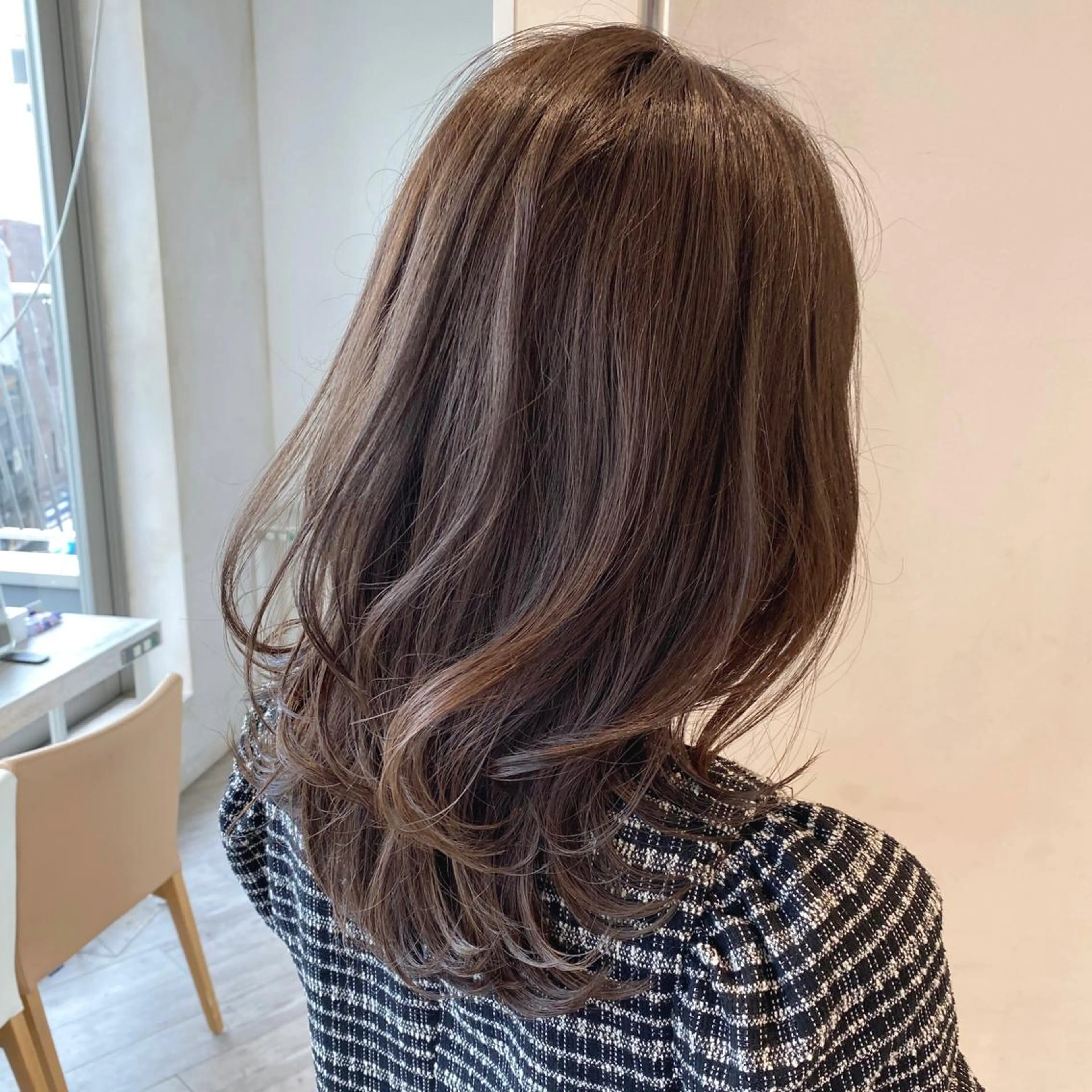 ミディアム カラー カット ヘアカラー トリートメント On所属・顔まわりカット🌟 くびれヘア/寺門遥輝のヘアスタイル