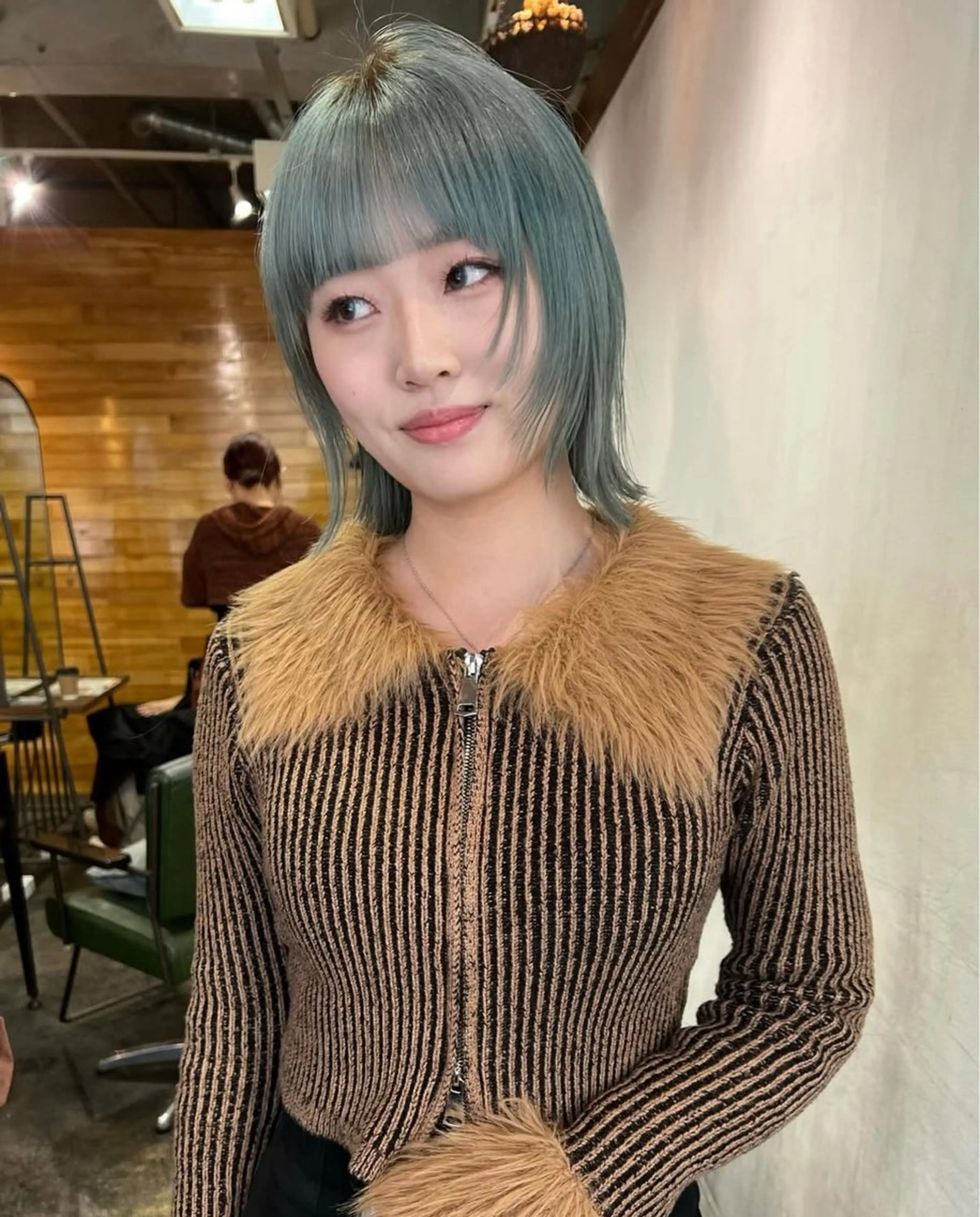 ショート ハイトーン/カット モデルKazuhaのヘアスタイル
