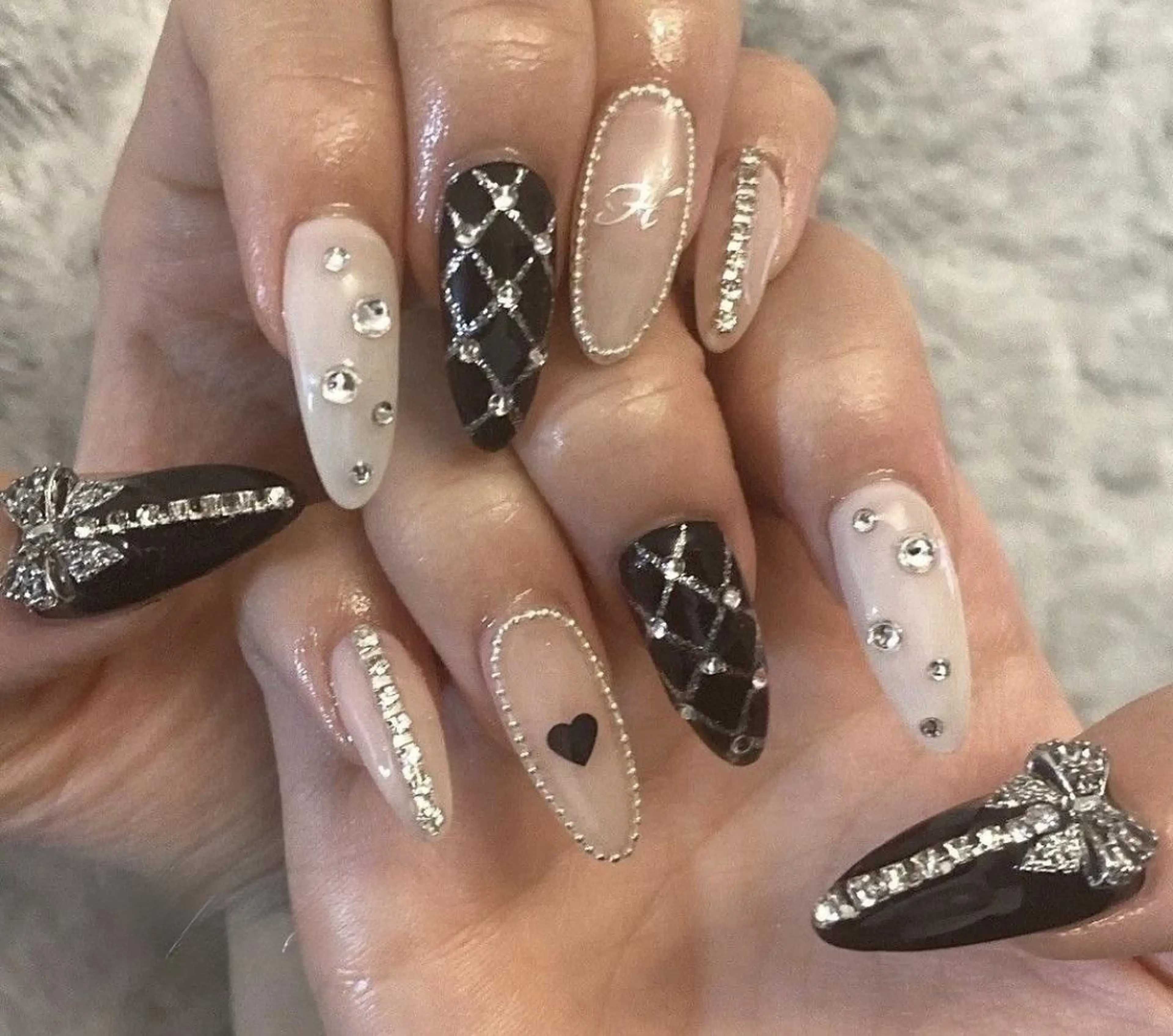 ネイル 長さ出し フレンチネイル グラデーション 卒業式 マグネットネイル ハンドネイル MIHANA NAILのネイルデザイン