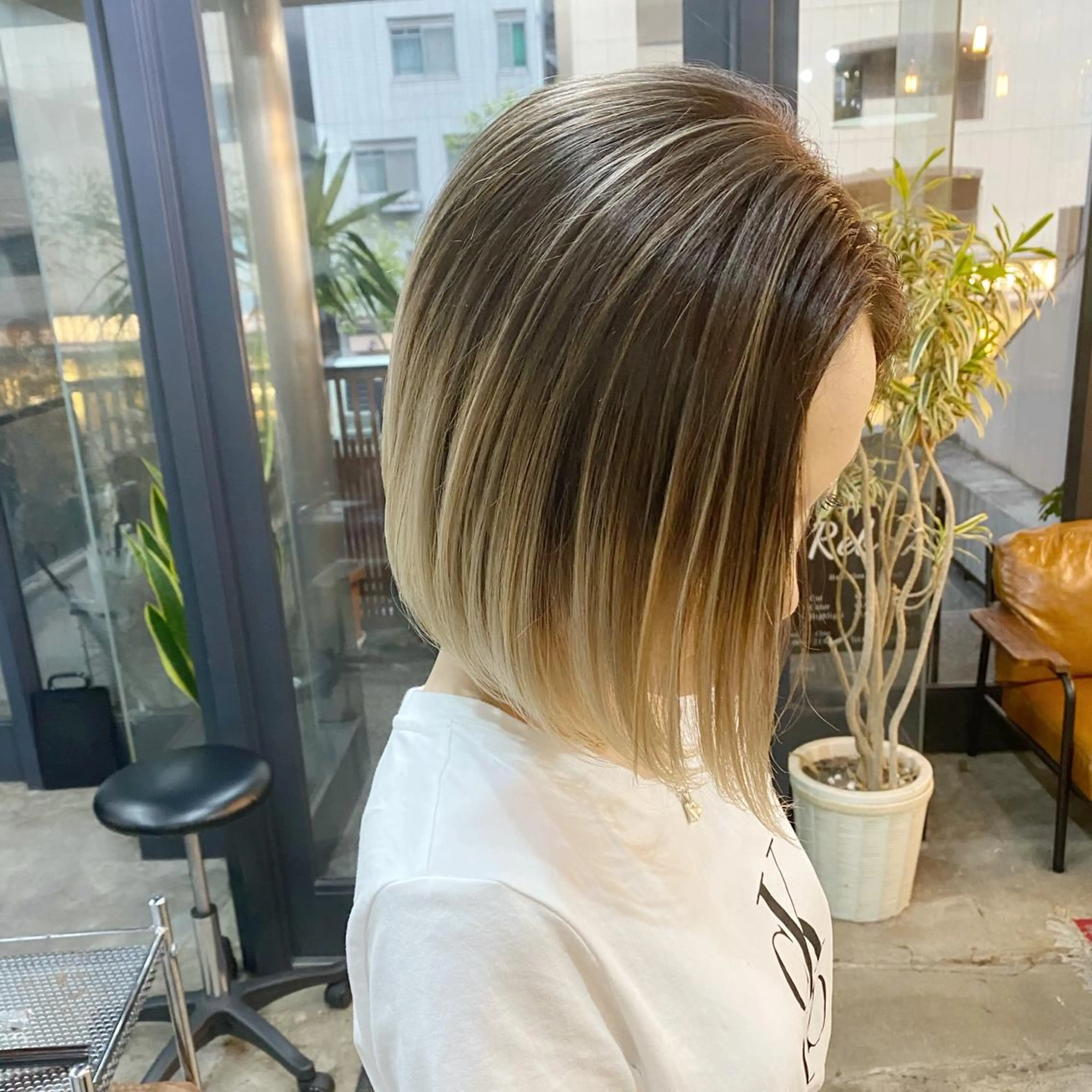 ショート カラー ネイル マツエク・マツパ グラデーションカラー ハイライトカラー ボブ ハイライト グラデーション カット ヘアカラー トリートメント 中山 天地のヘアスタイル