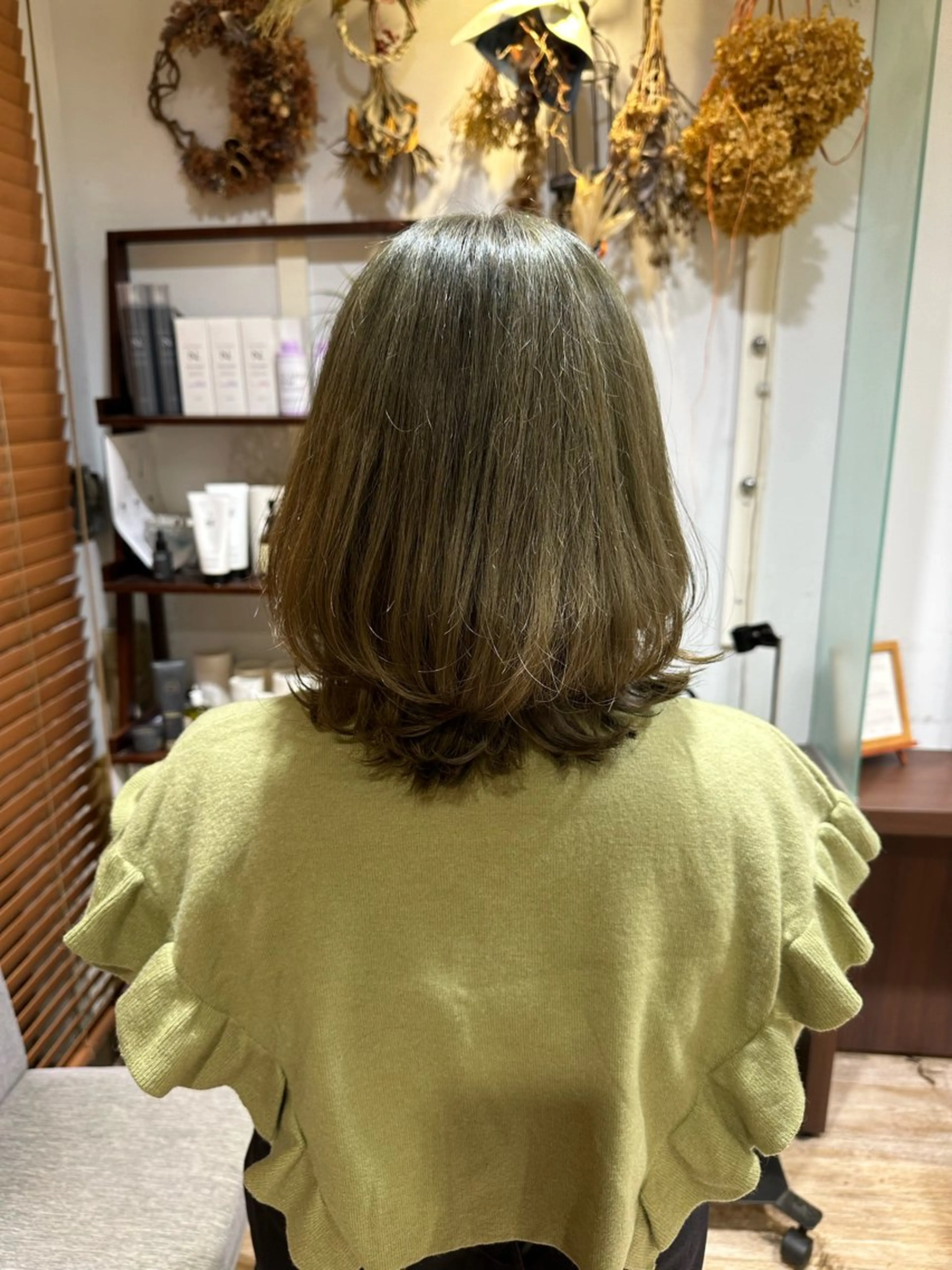 ミディアム レイヤーカット 宇都 唯のヘアスタイル