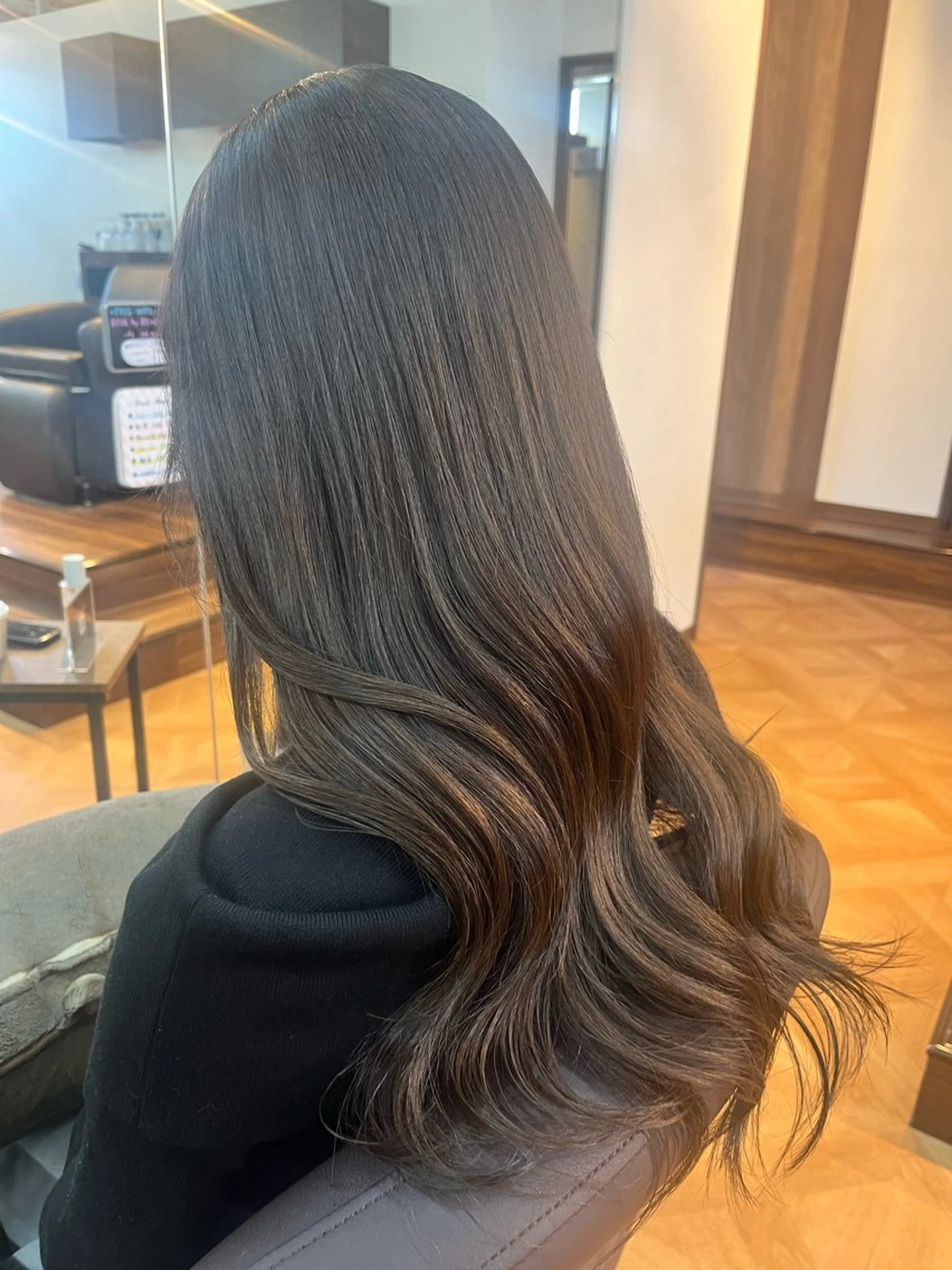 ロング ラベンダーベージュ 🍒Ayana🍒 艶カラー🍒のヘアスタイル