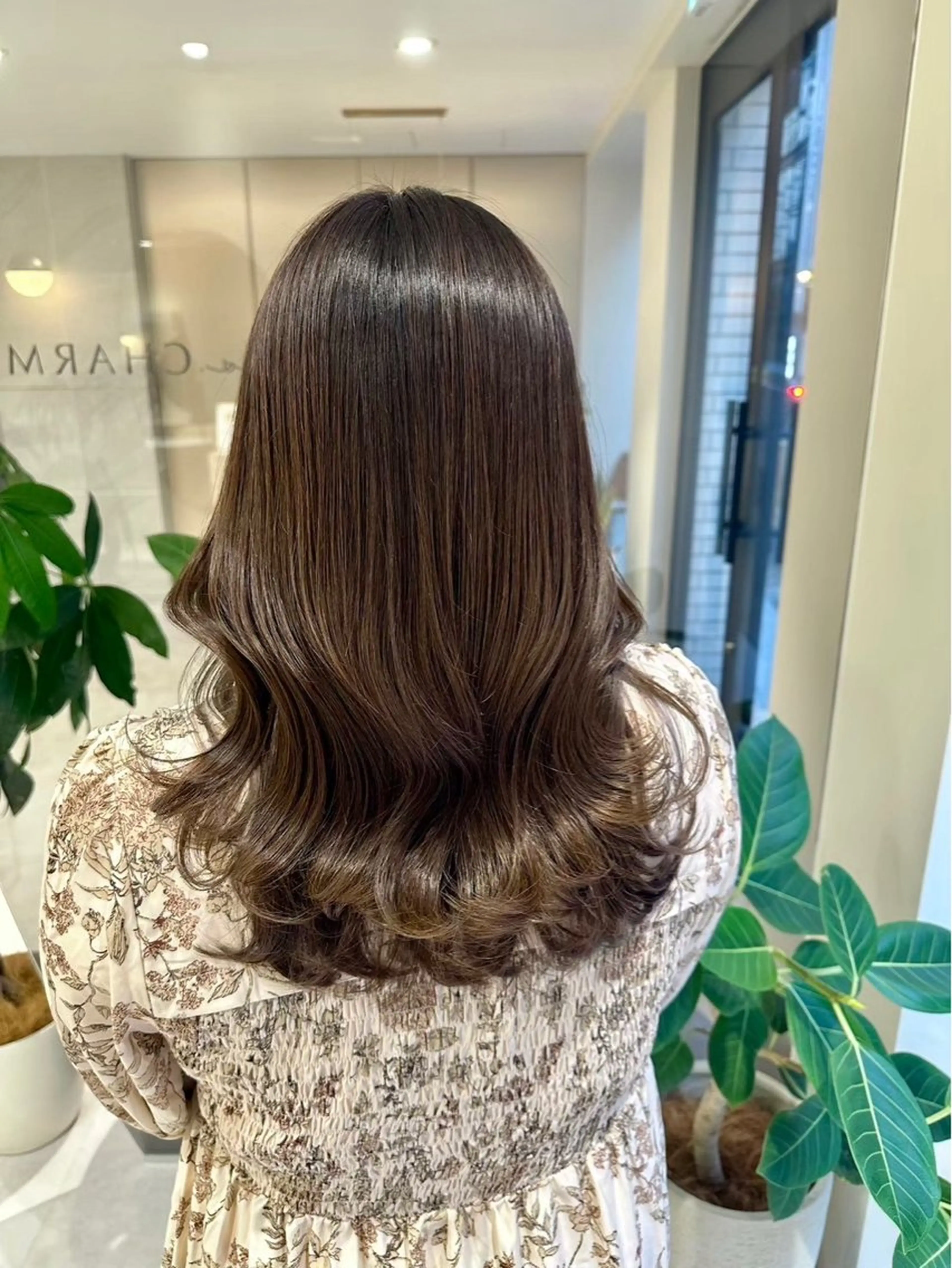 セミロング カラー 似合わせカット 小顔カット 縮毛矯正 カット ヘアカラー 青山/駅近/徒歩1分 表参道/小顔カットのヘアスタイル