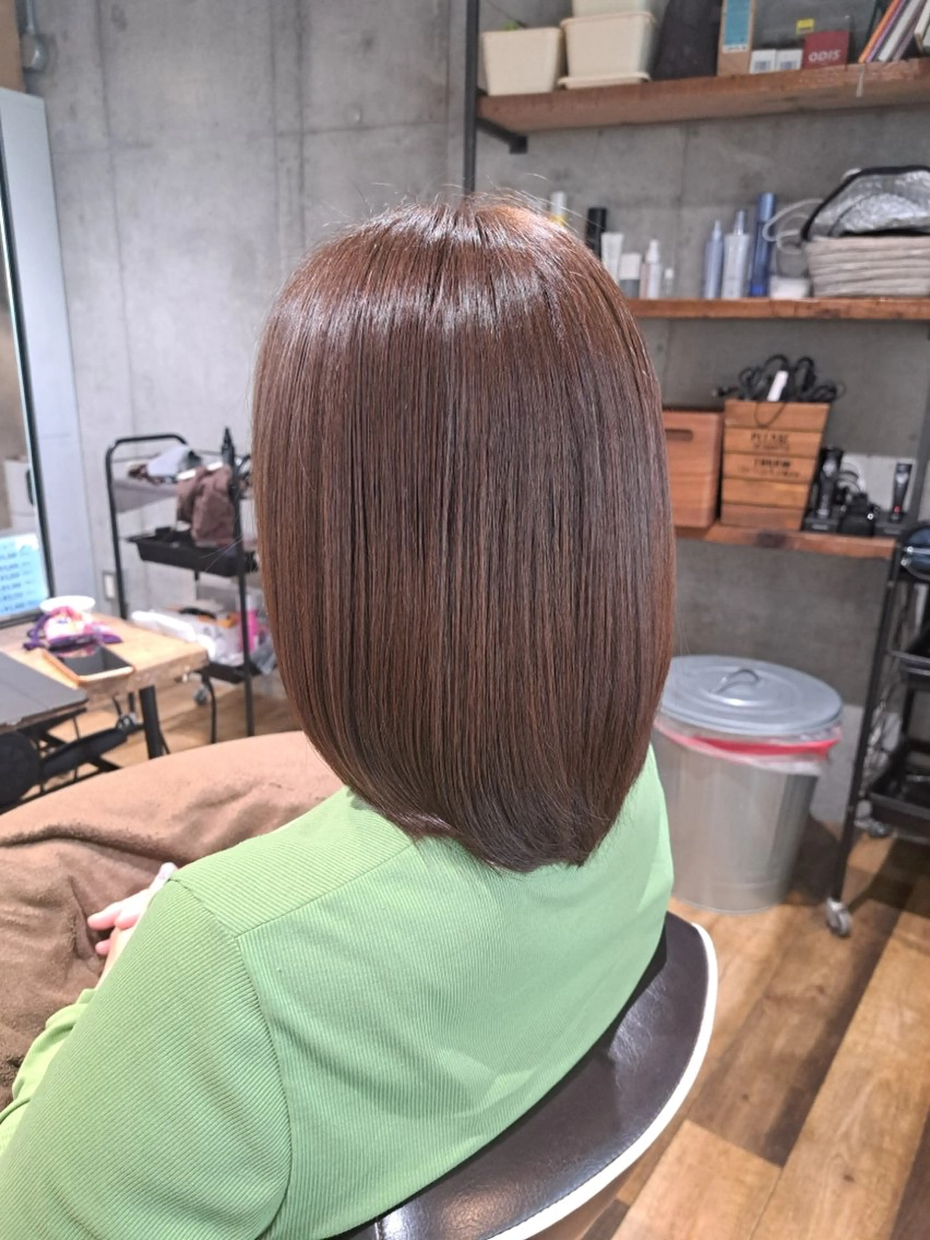 グレーカラー（白髪染め）　ミディアムヘアの写真