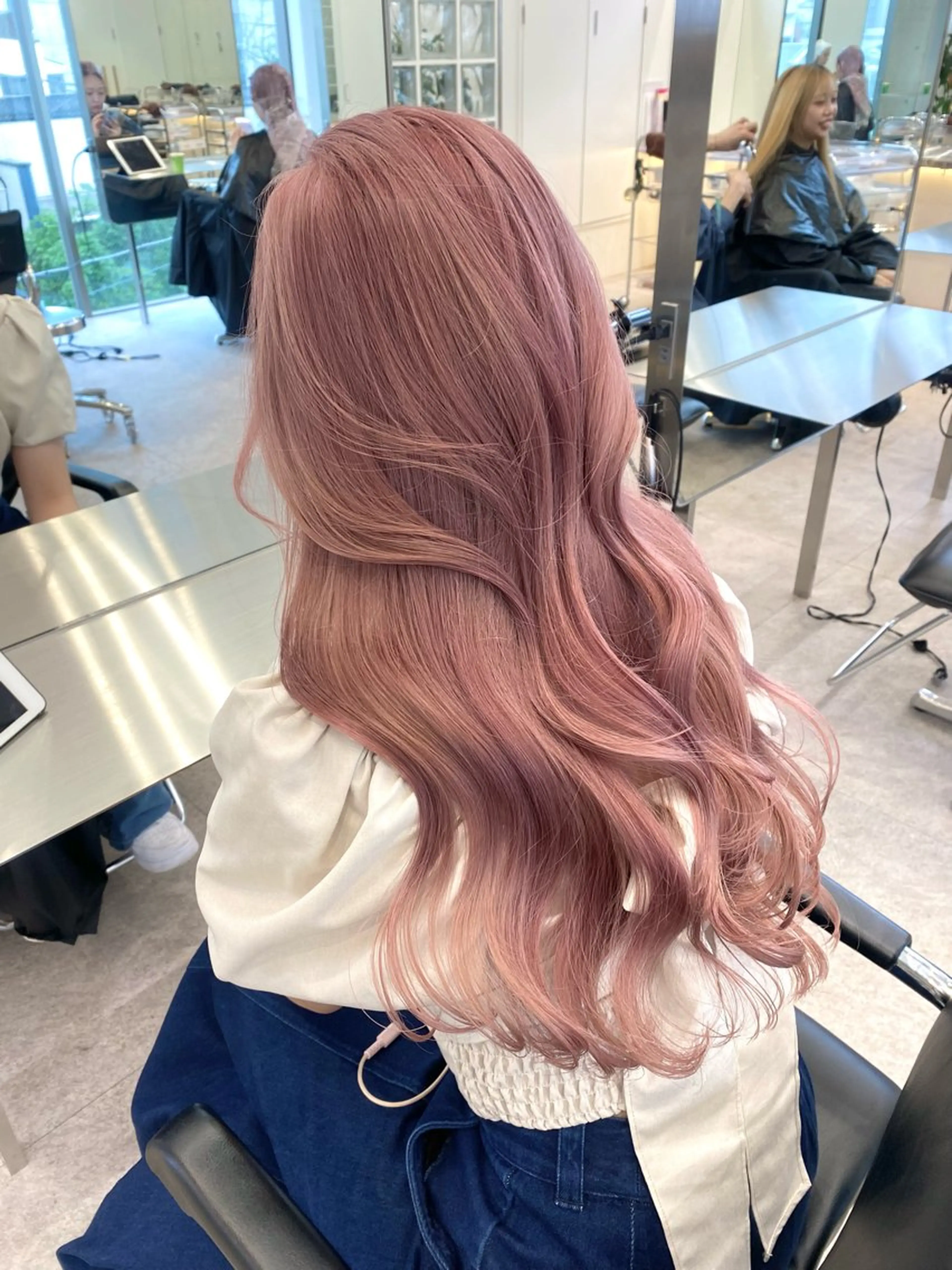 ロング カラー ベージュカラー ブリーチ ブロンド ダブルカラー ハイトーンカラー ヘアカラー トリートメント ❣️本日ショート カット大募集❣️のヘアスタイル