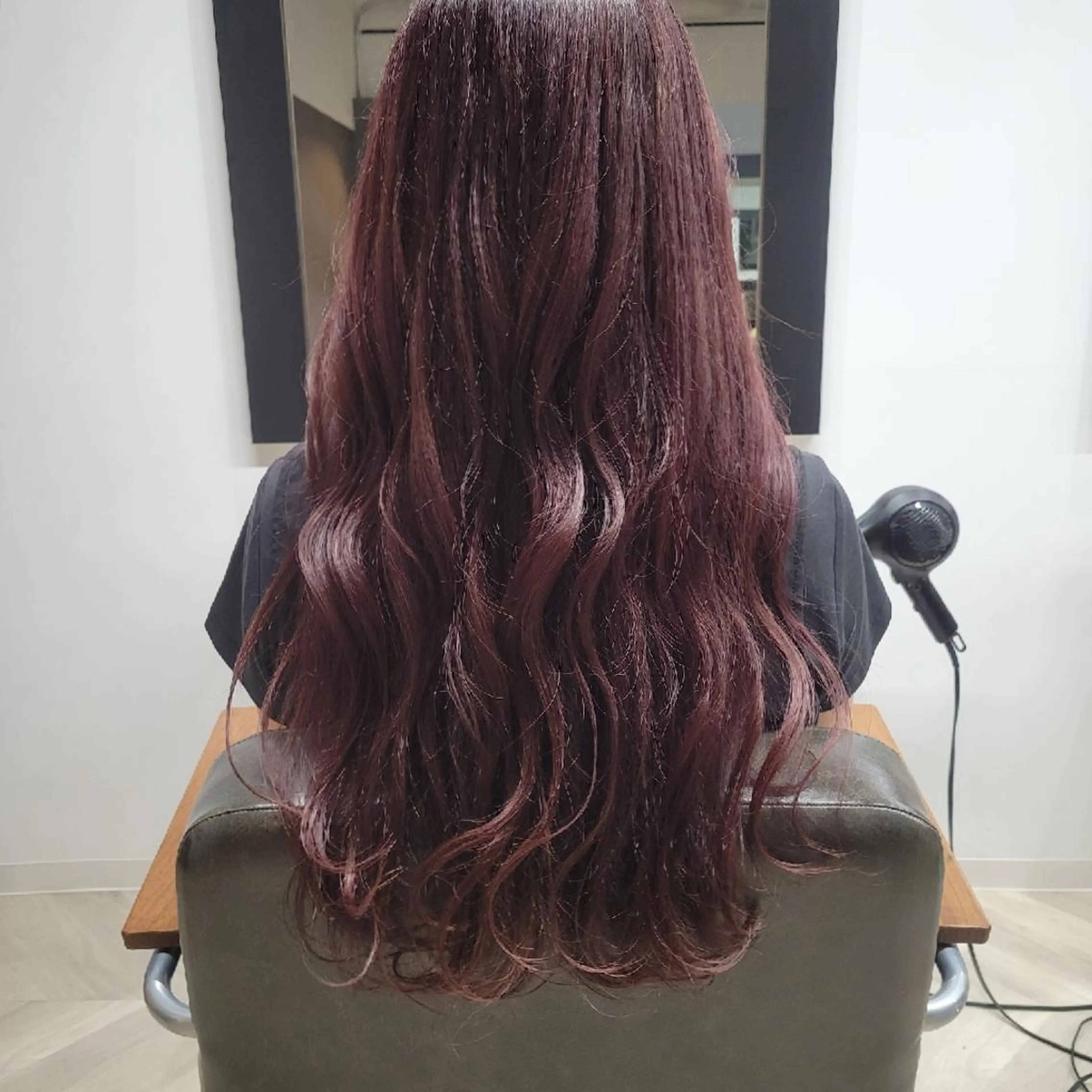 ロング 安永 結菜のヘアスタイル