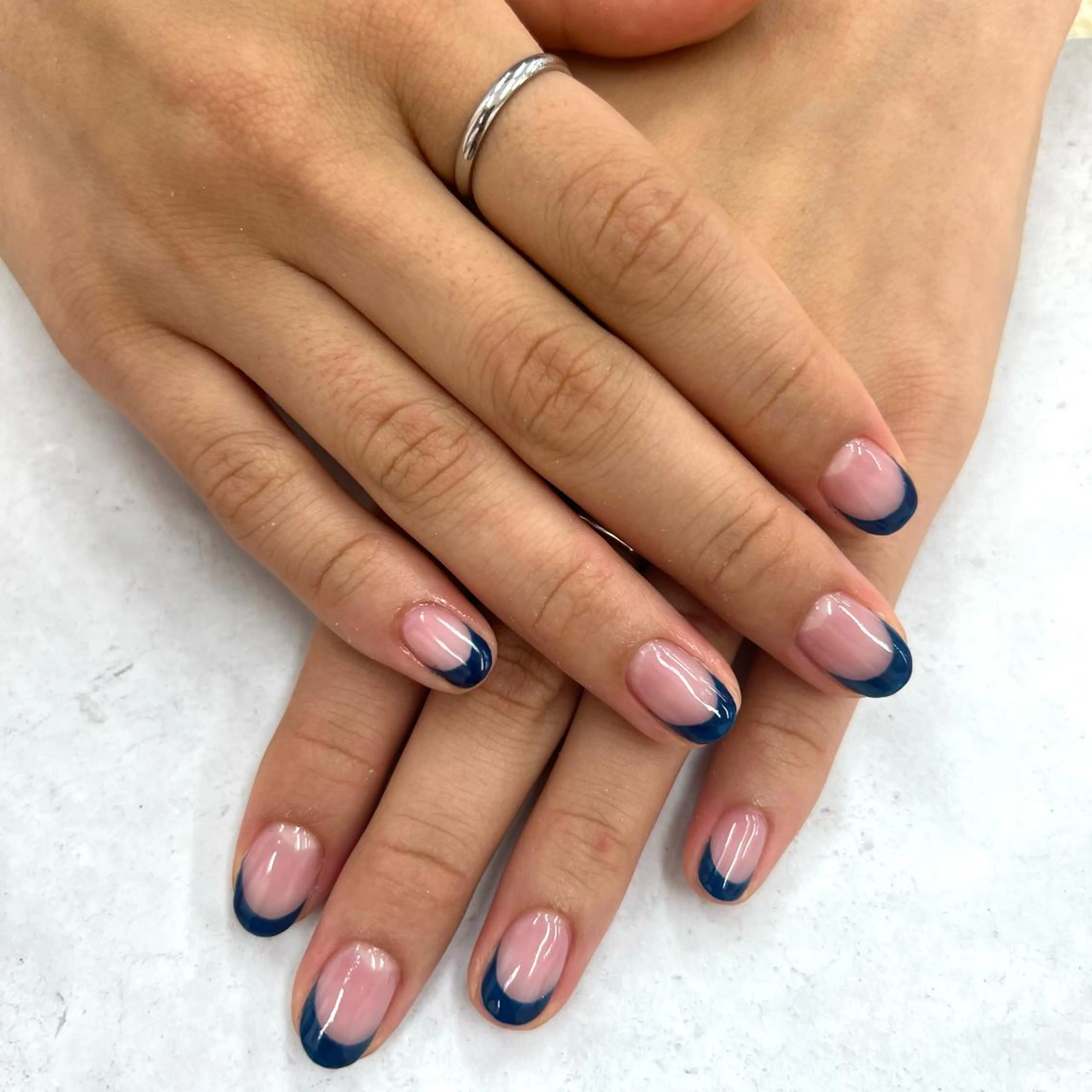 ネイル フレンチネイル ネイビー Bianca立川店 / HAYASHIのネイルデザイン