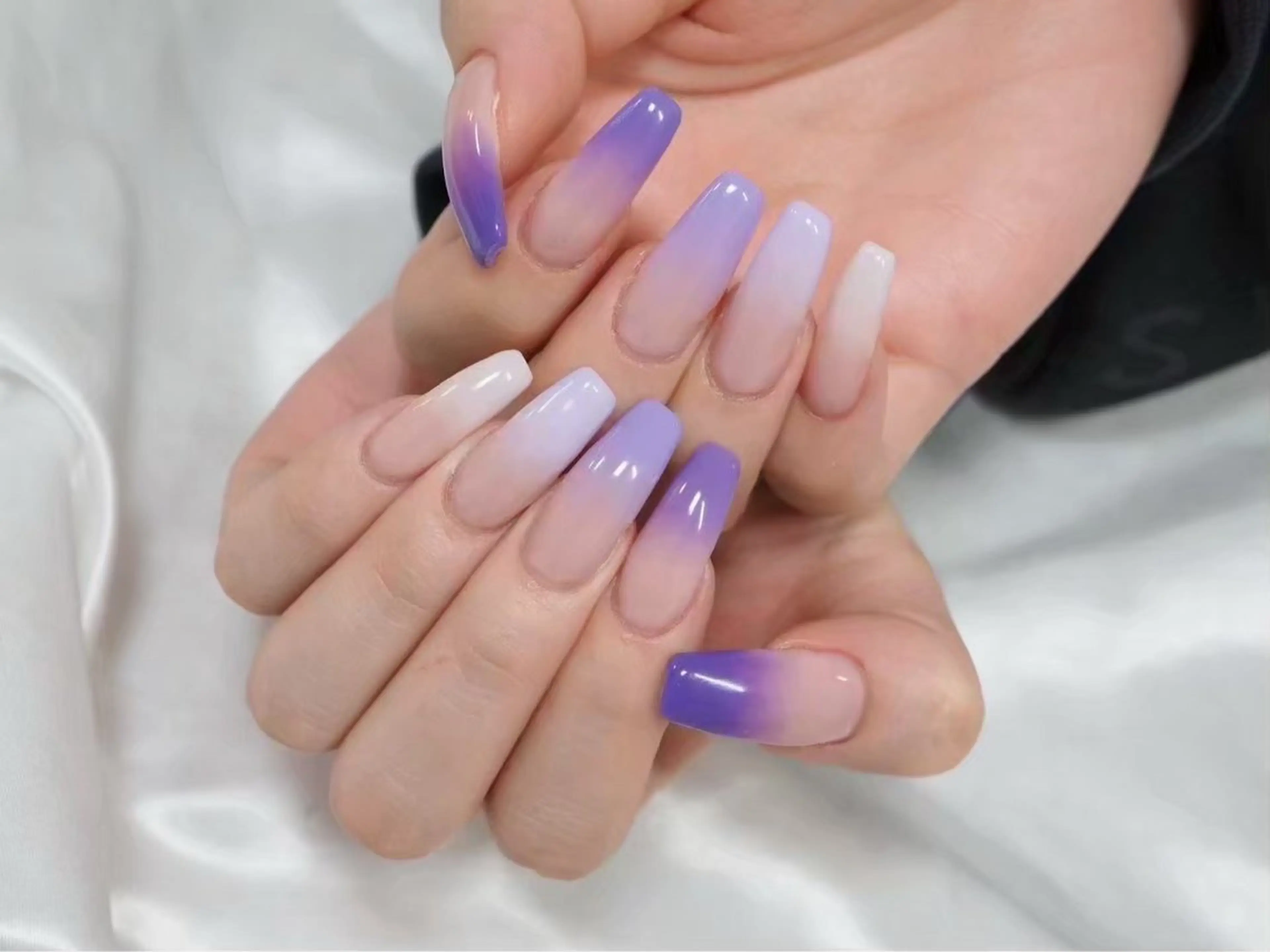 （ オフなし‪‪‪✕‬ ：長さだし💅🏻 ）ワンカラー・グラデーション・フレンチ〈土日祝+550円〉の写真