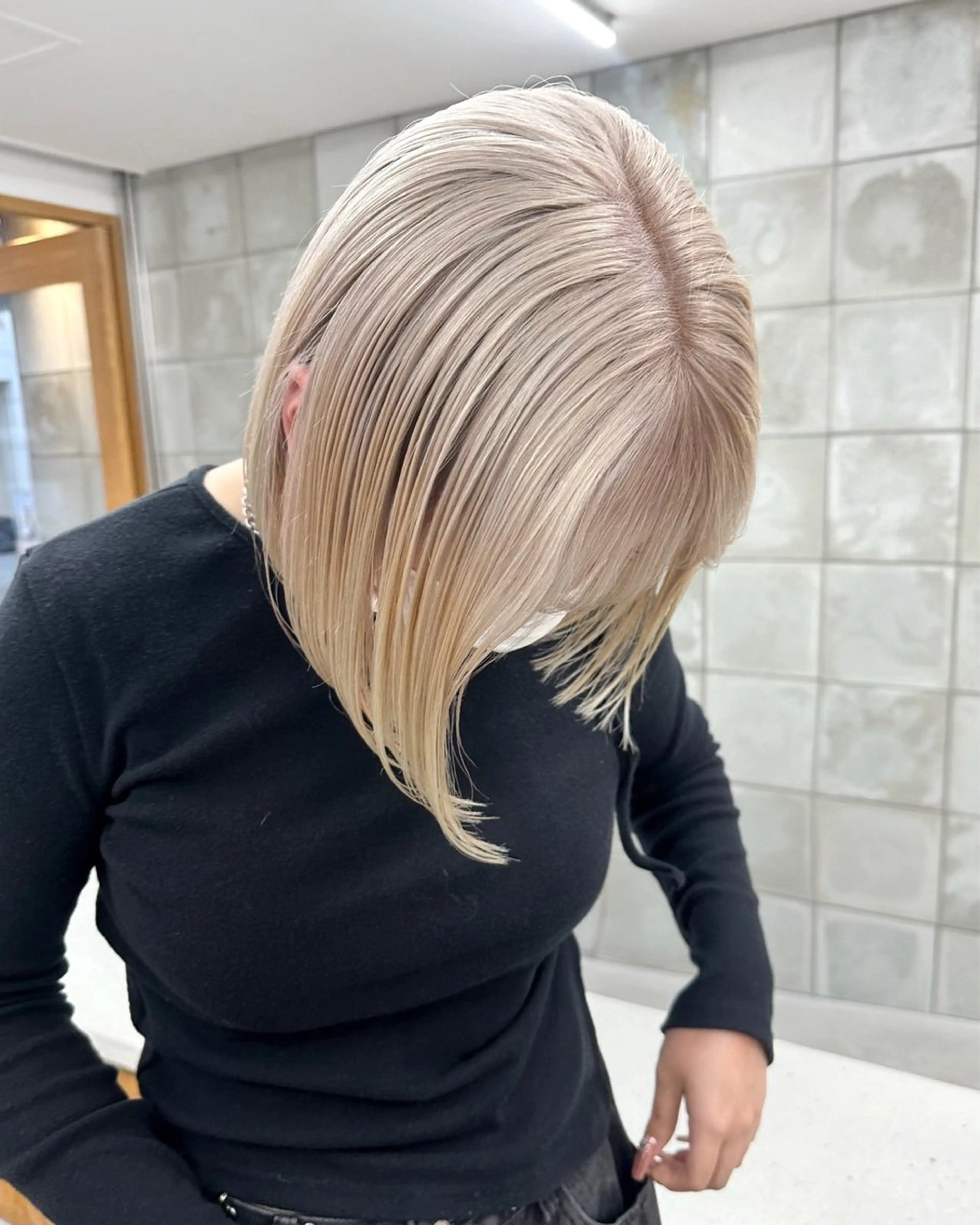 ショート カラー ハイトーンカラー ボブ カット ヘアカラー 榛地 渉馬のヘアスタイル