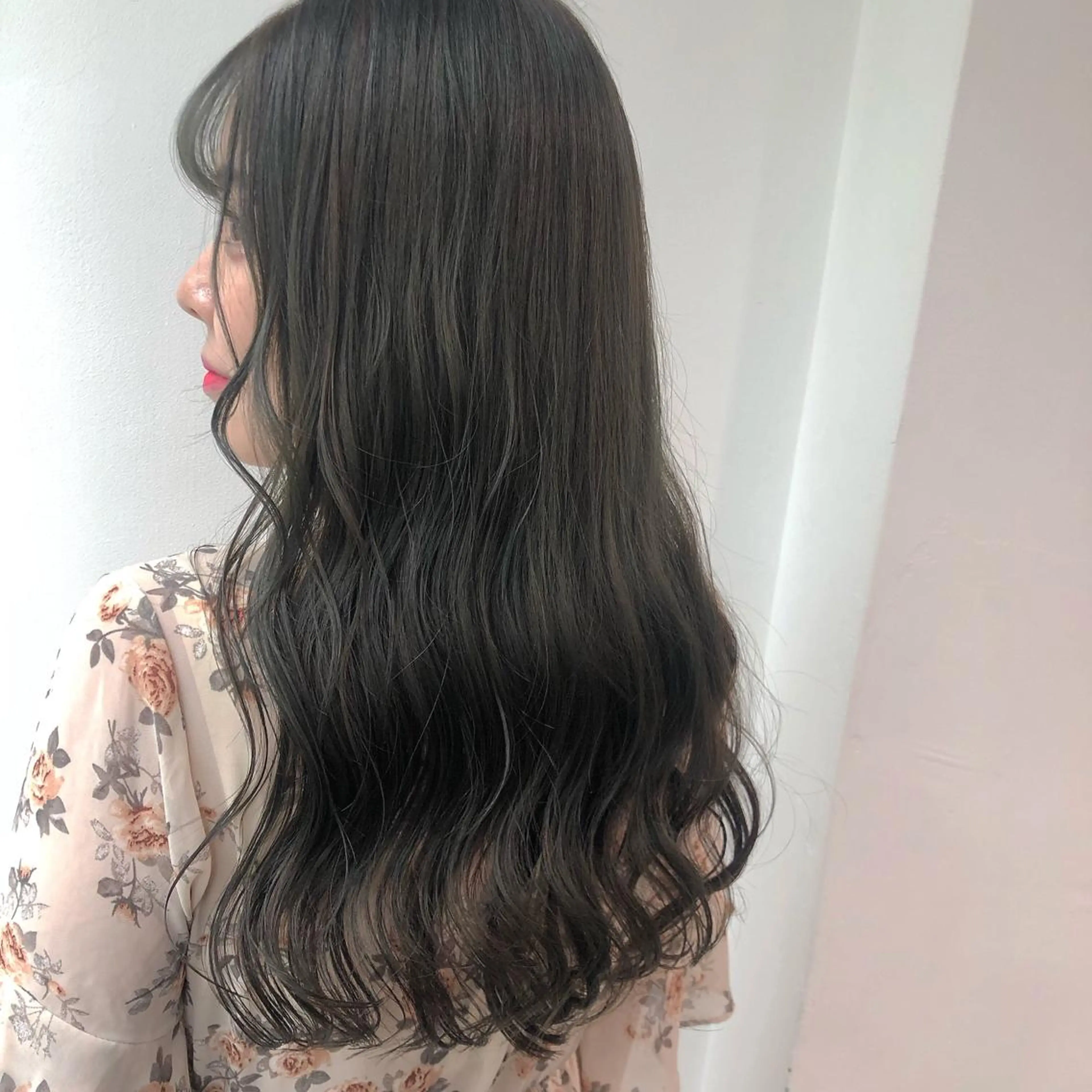 セミロング カラー グレージュ オリーブグレージュ オリーブグレー ヘアカラー トリートメント ❤️sai❤️ official❤️のヘアスタイル