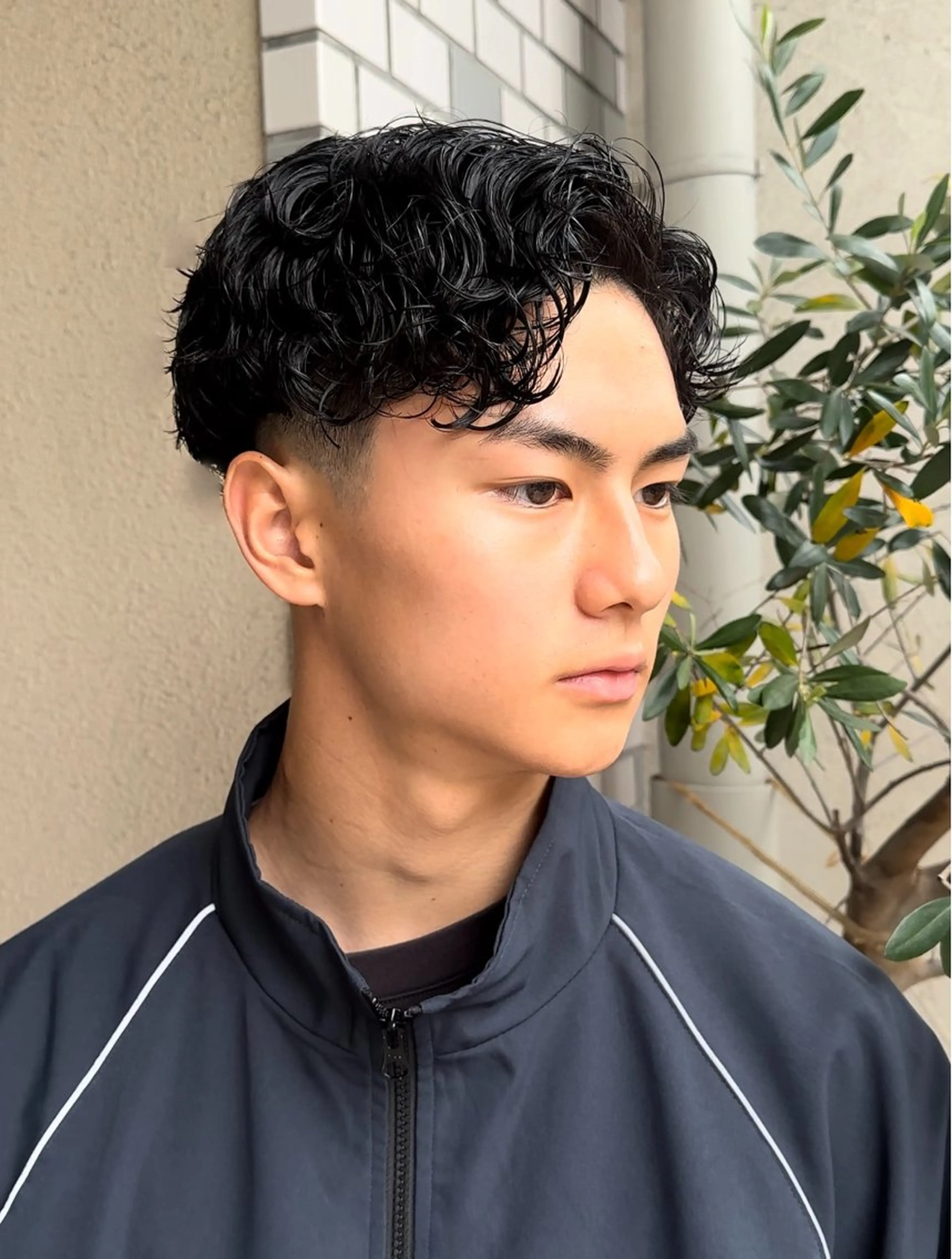 パーマ メンズ アップバング メンズパーマ プードルパーマ スペインカール メンズツイストパーマ カット ヘアカラー パーマ 縮毛矯正 年間2000名担当◎ パーマ職人/仲原佑樹のヘアスタイル