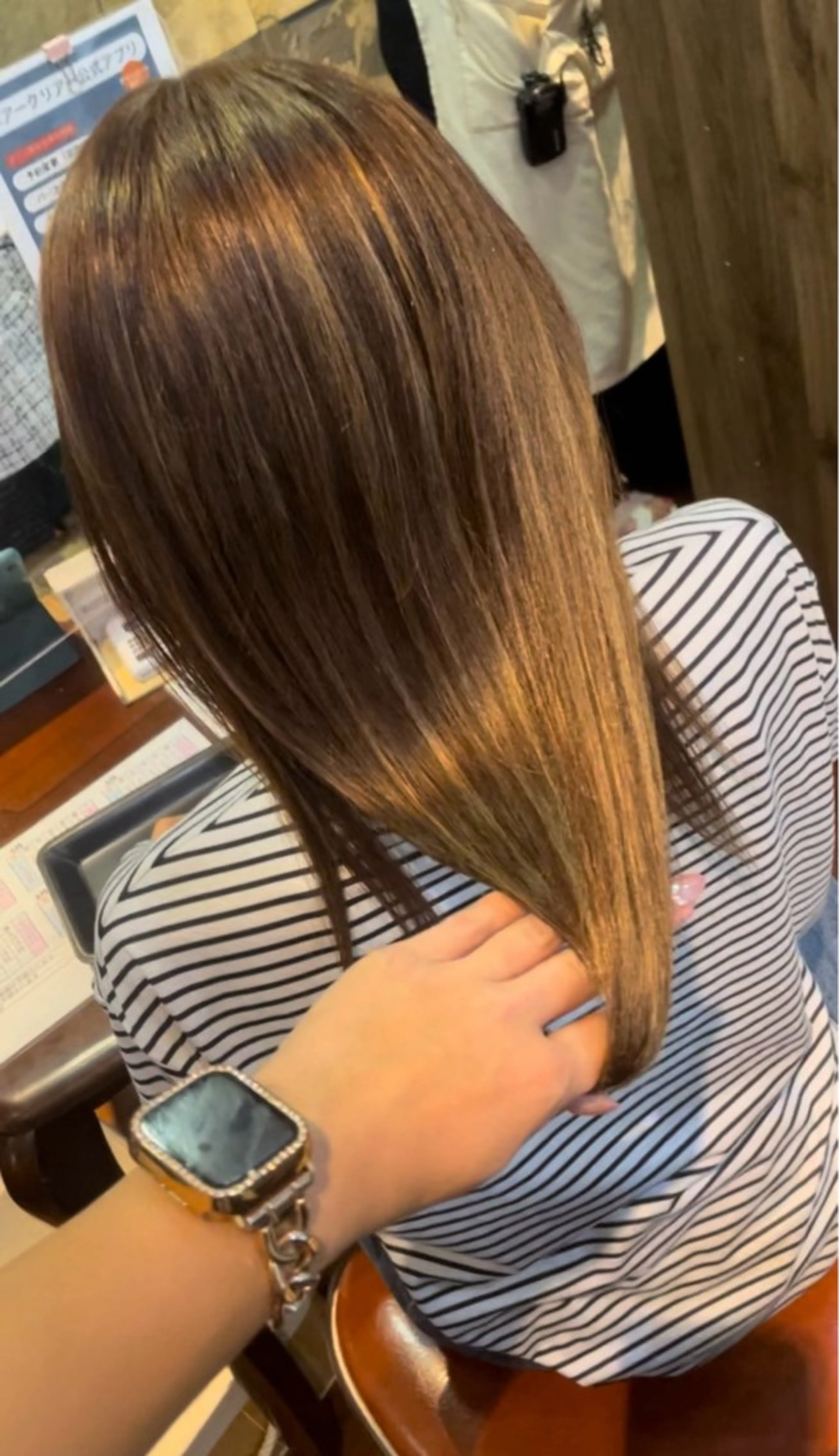 セミロング カラー ベージュカラー ハイライトカラー ハイライト トリートメント 福見 美保のヘアスタイル