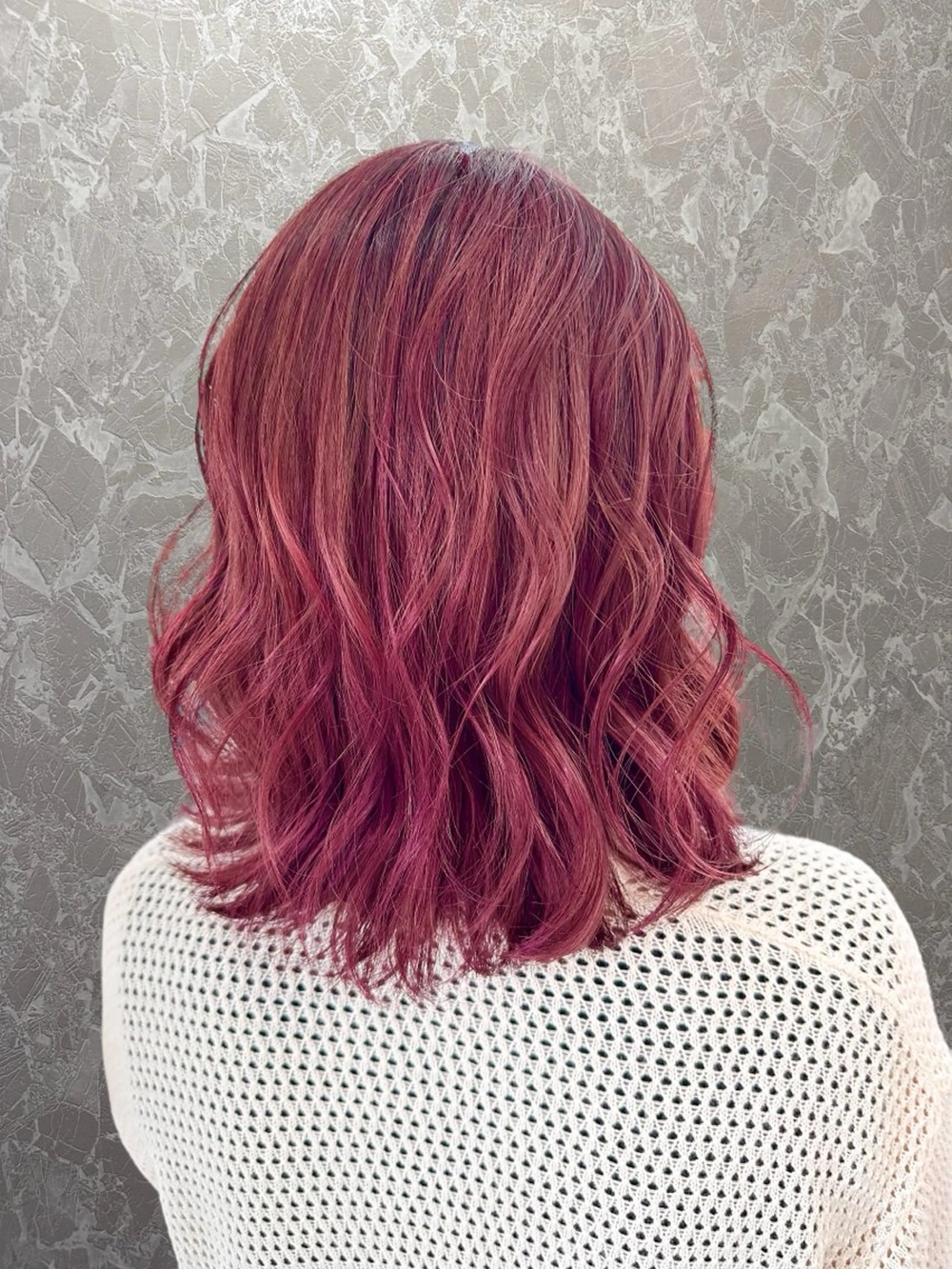 ミディアム ハイライト 横田 ひかるのヘアスタイル