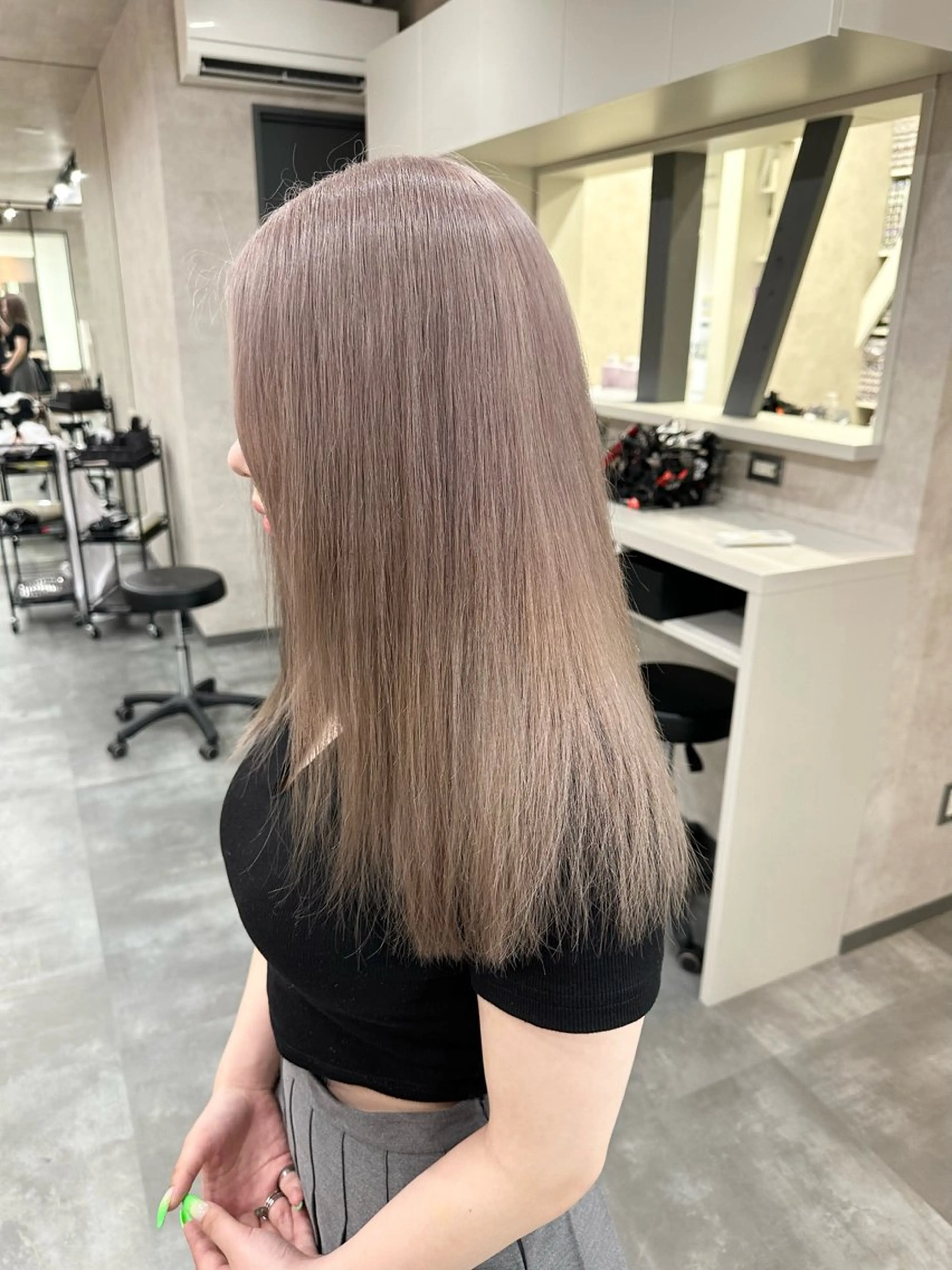 セミロング カラー ヘアアレンジ ベージュカラー ミルクティーベージュ ✨小山/ハイトーン/ レイヤー✨中茎涼太のヘアスタイル