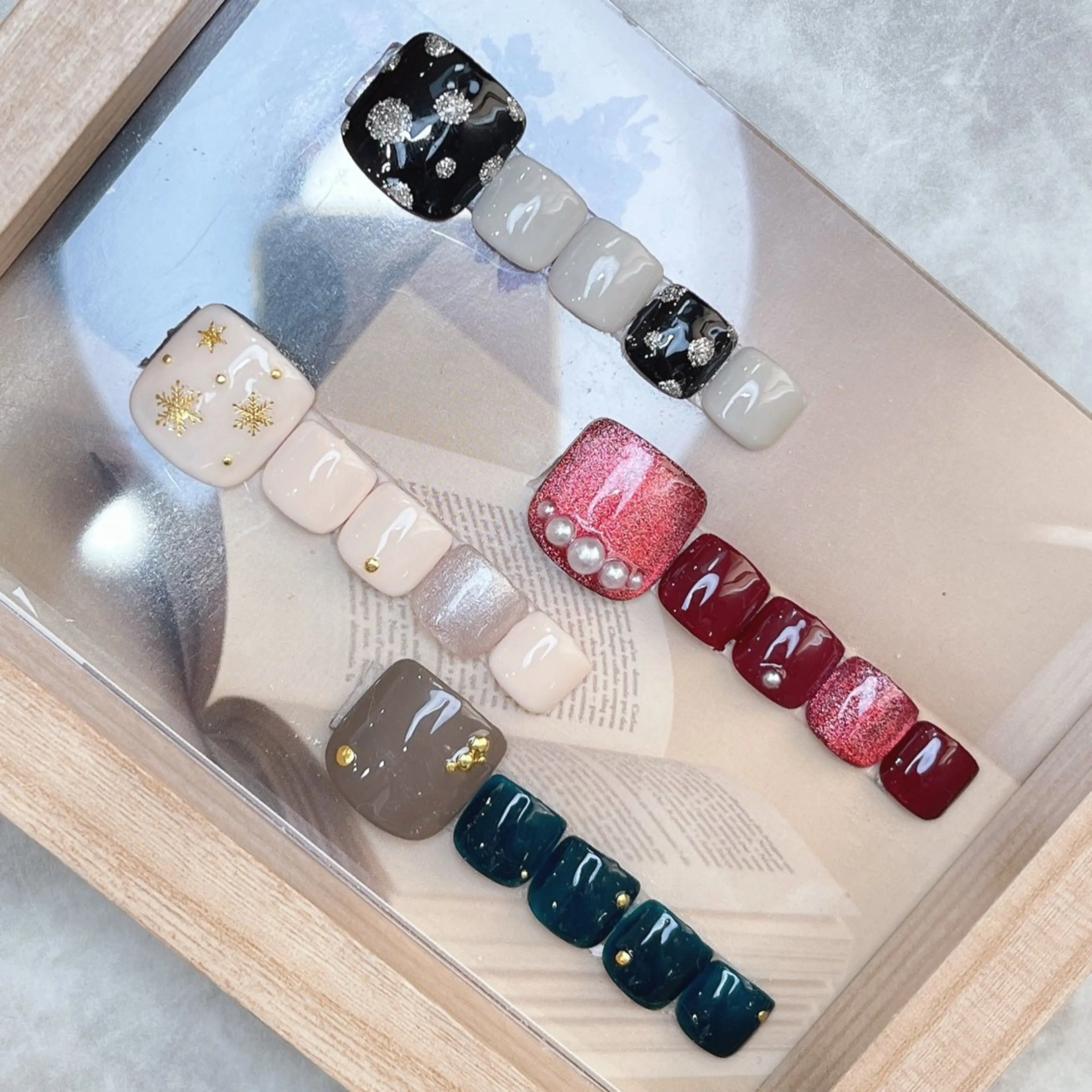 ネイル フットネイル 冬ネイル クリスマス Li-Fra 神野さやのネイルデザイン