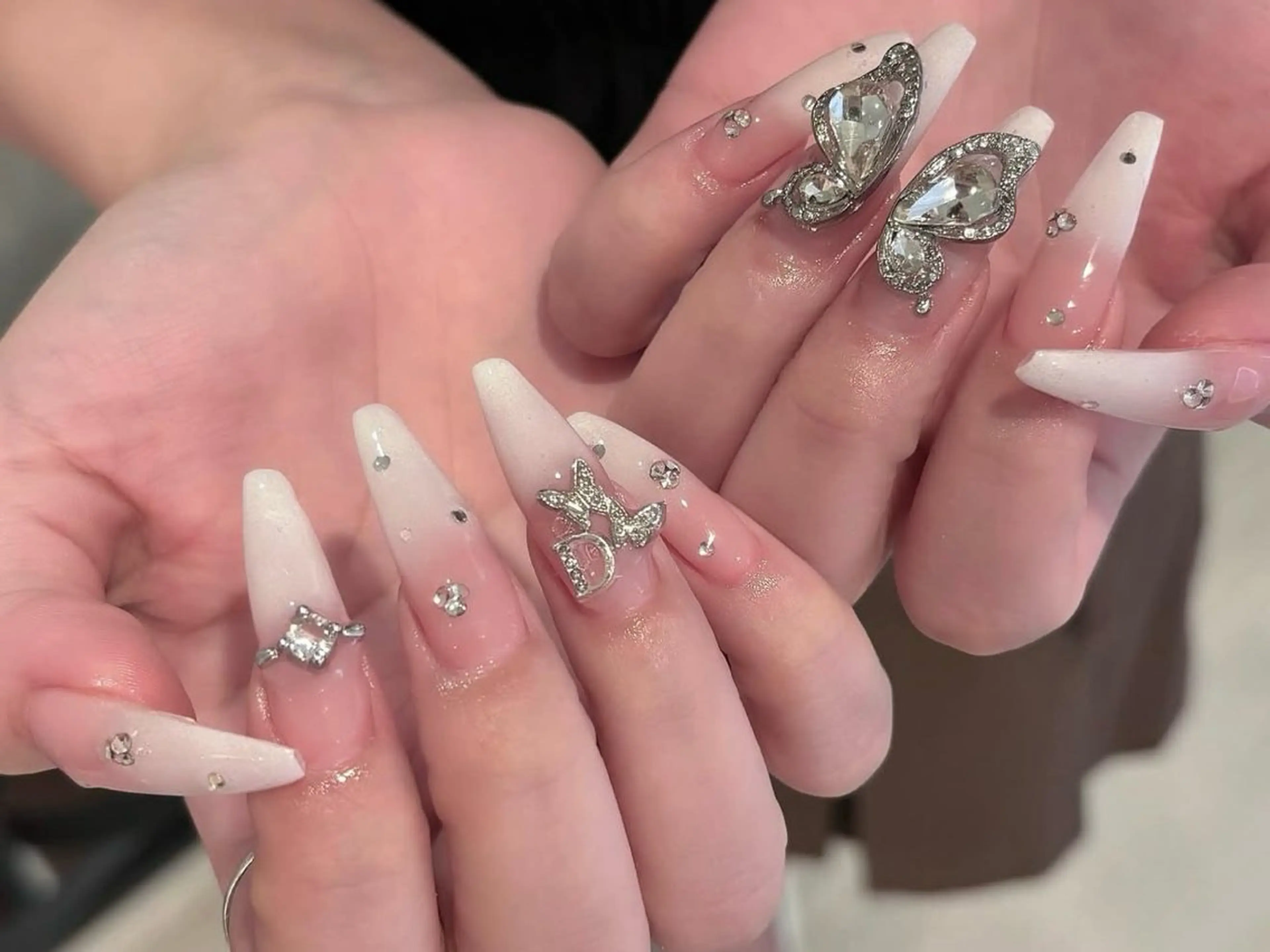 ネイル アートネイル ロングネイル スカルプネイル ネイルチップ ハンドネイル Rin Nail 新大久保店のネイルデザイン