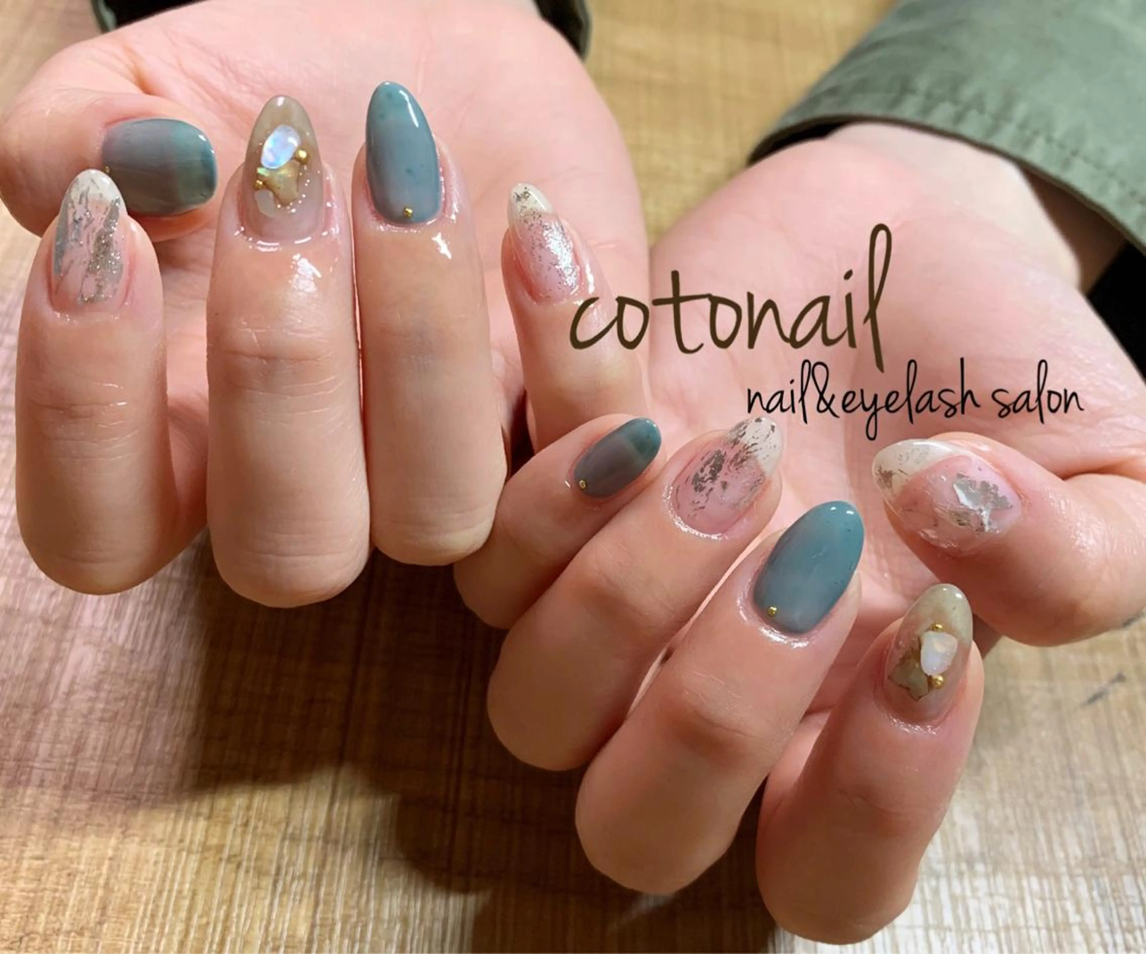 ミディアム ネイル アートネイル ハンドネイル ツメトマツゲ .のネイルデザイン