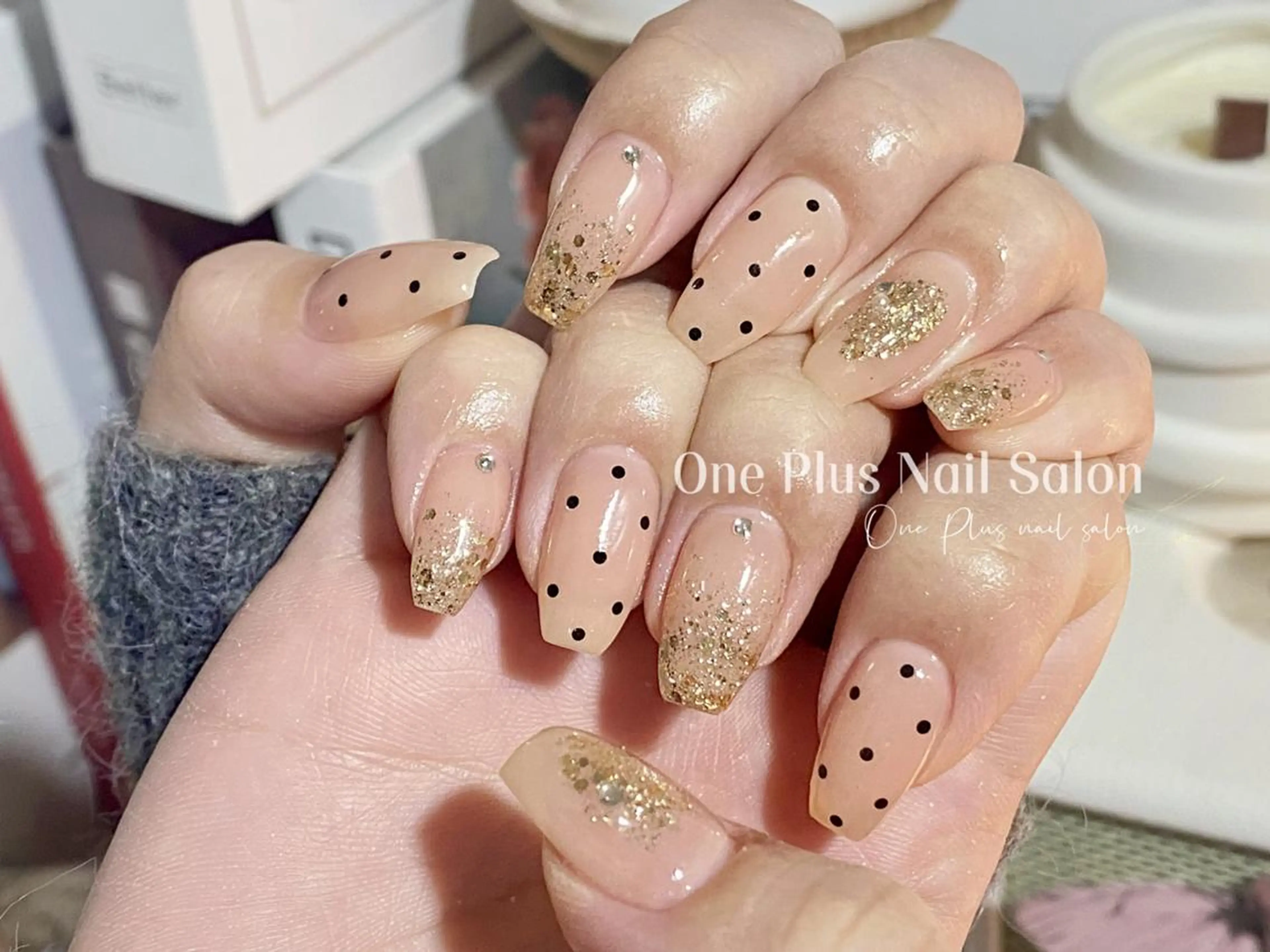 ネイル チークネイル ハート キラキラネイル 持ち込み 春ネイル ハンドネイル One Plus Nail Salonのネイルデザイン