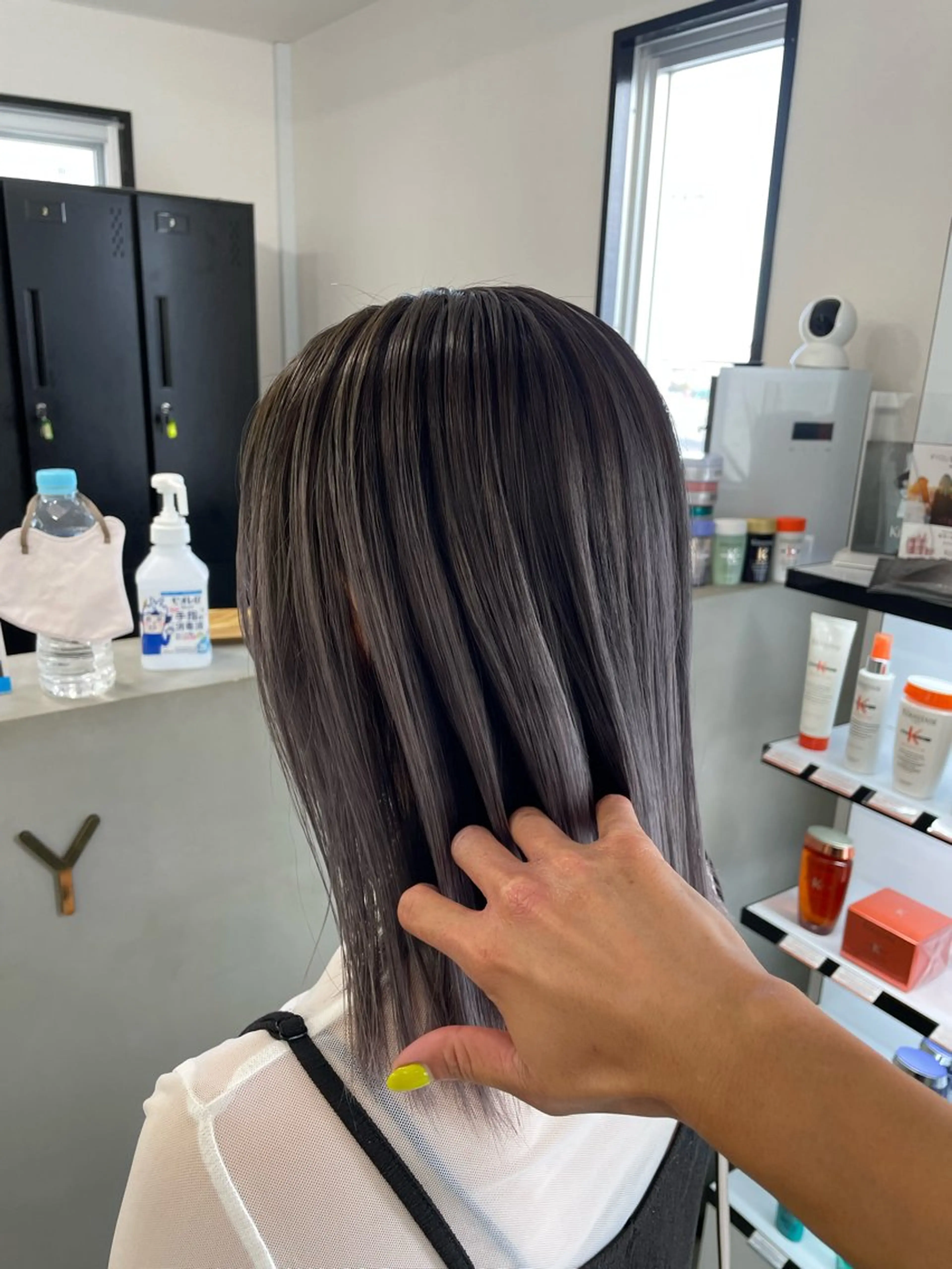 ミディアム カラー シルバー LOBY浦添店所属・LOBY浦添店 NABEのその他イメージ