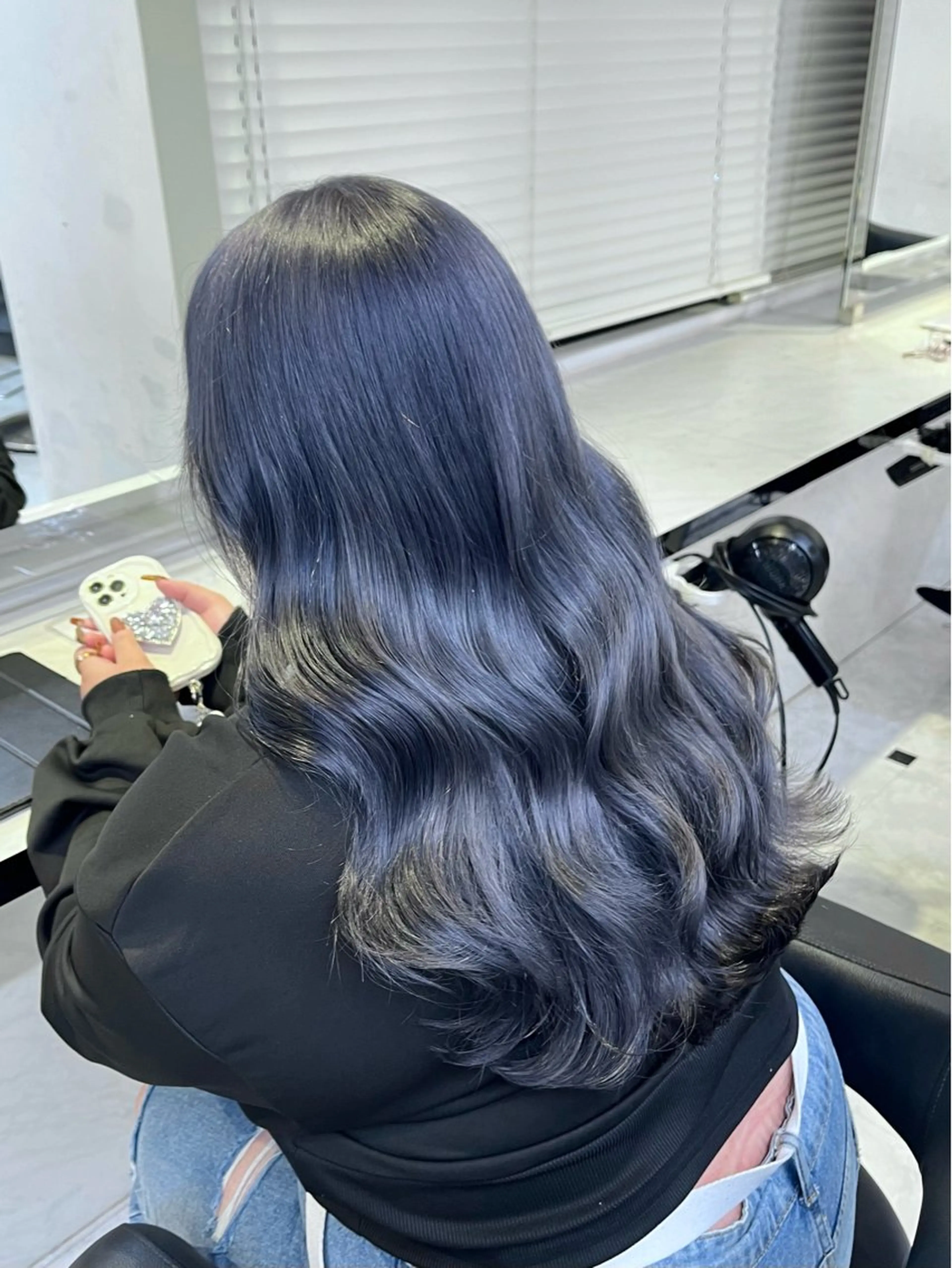 セミロング カラー ヘアアレンジ 🍒透明感カラー🌨 🥕ハイトーンカラーのヘアスタイル
